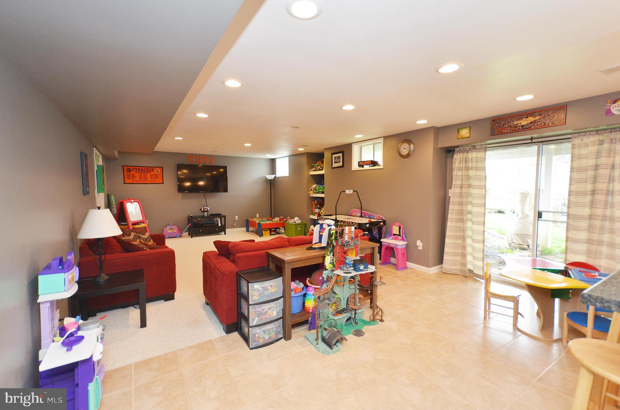 ROUND HILL - Residential