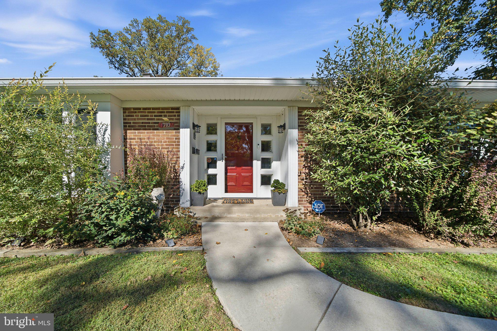 710 SUNSET ROAD