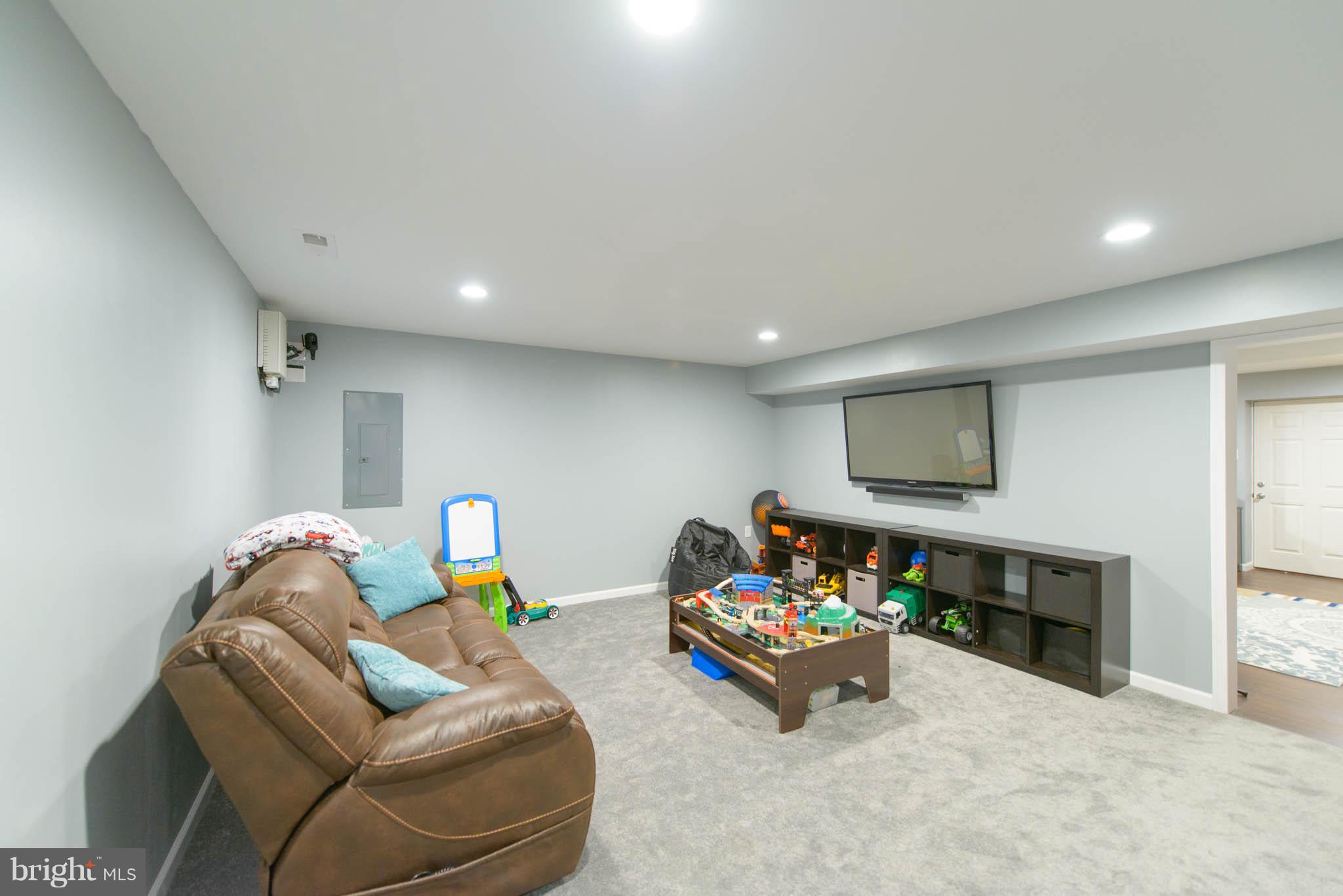 RIVIERA BEACH - Residential