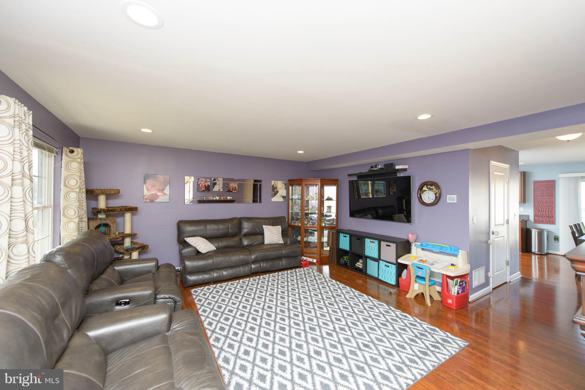 RIVIERA BEACH - Residential