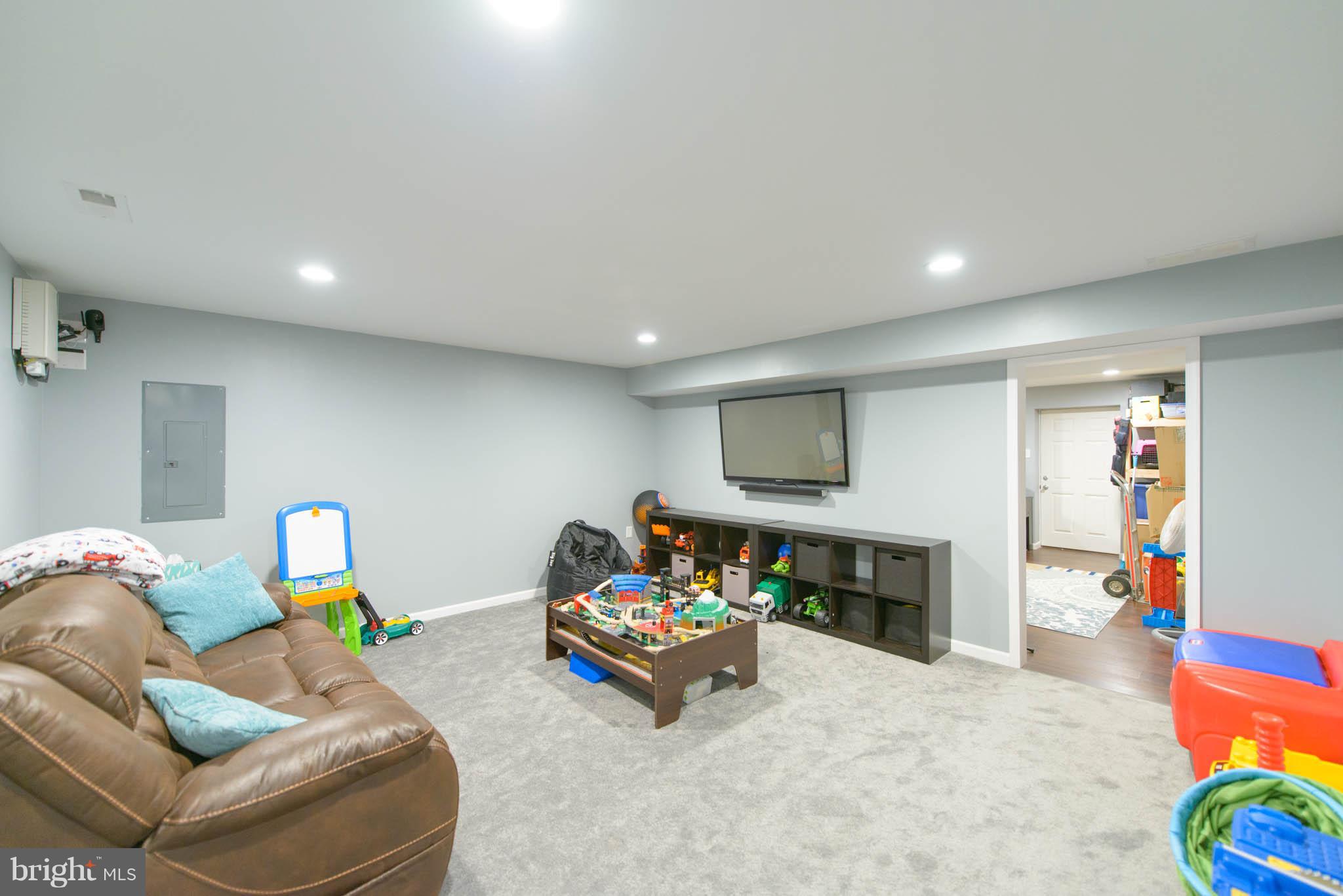 RIVIERA BEACH - Residential