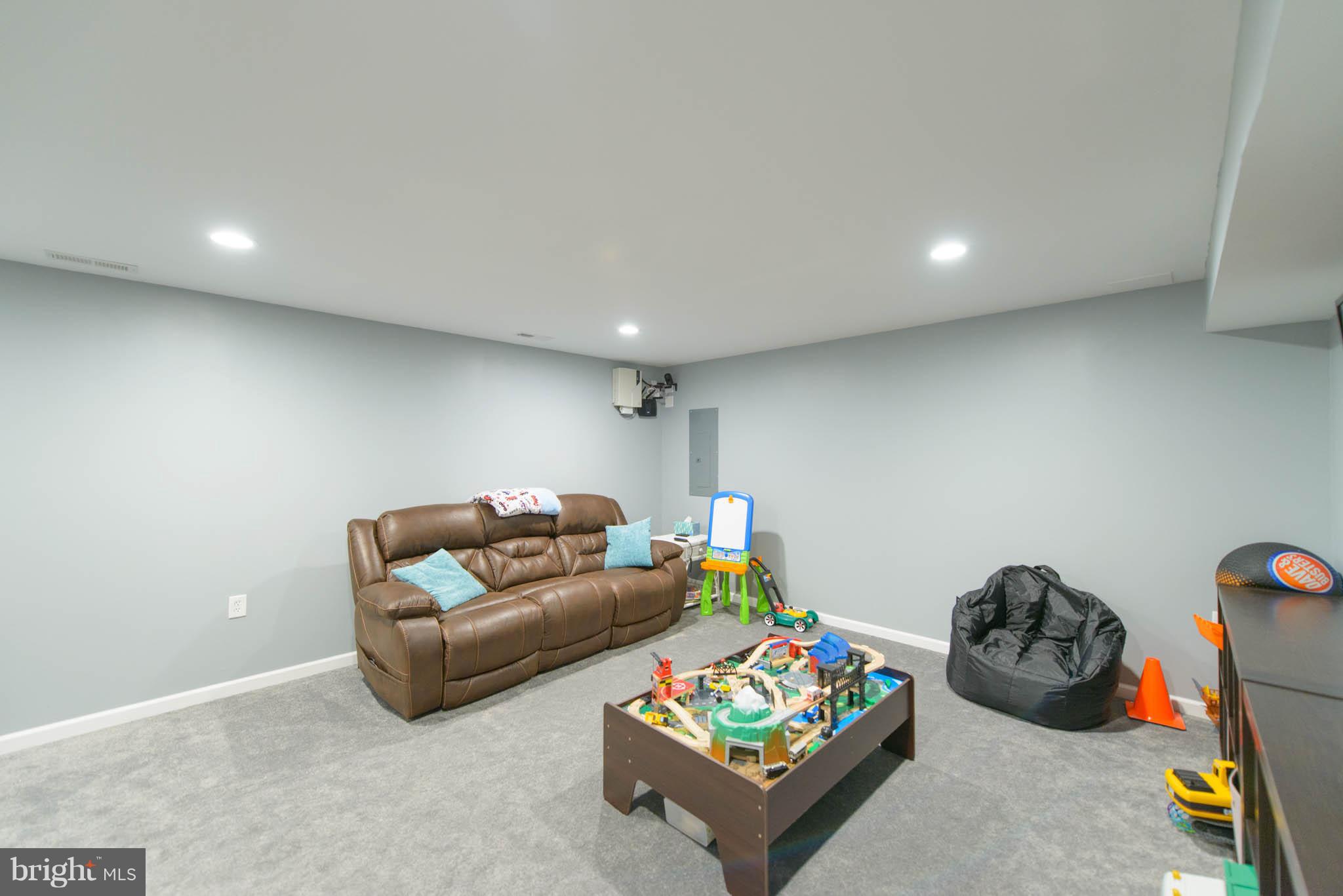 RIVIERA BEACH - Residential