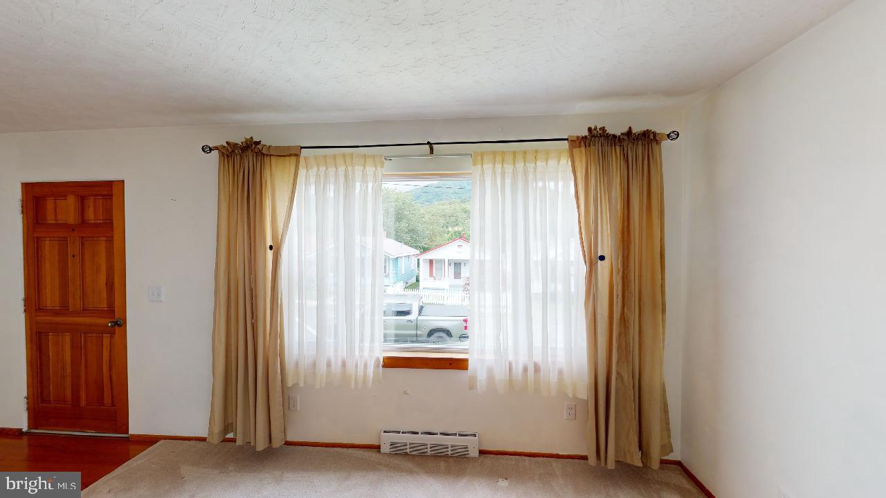 WEST END - Residential