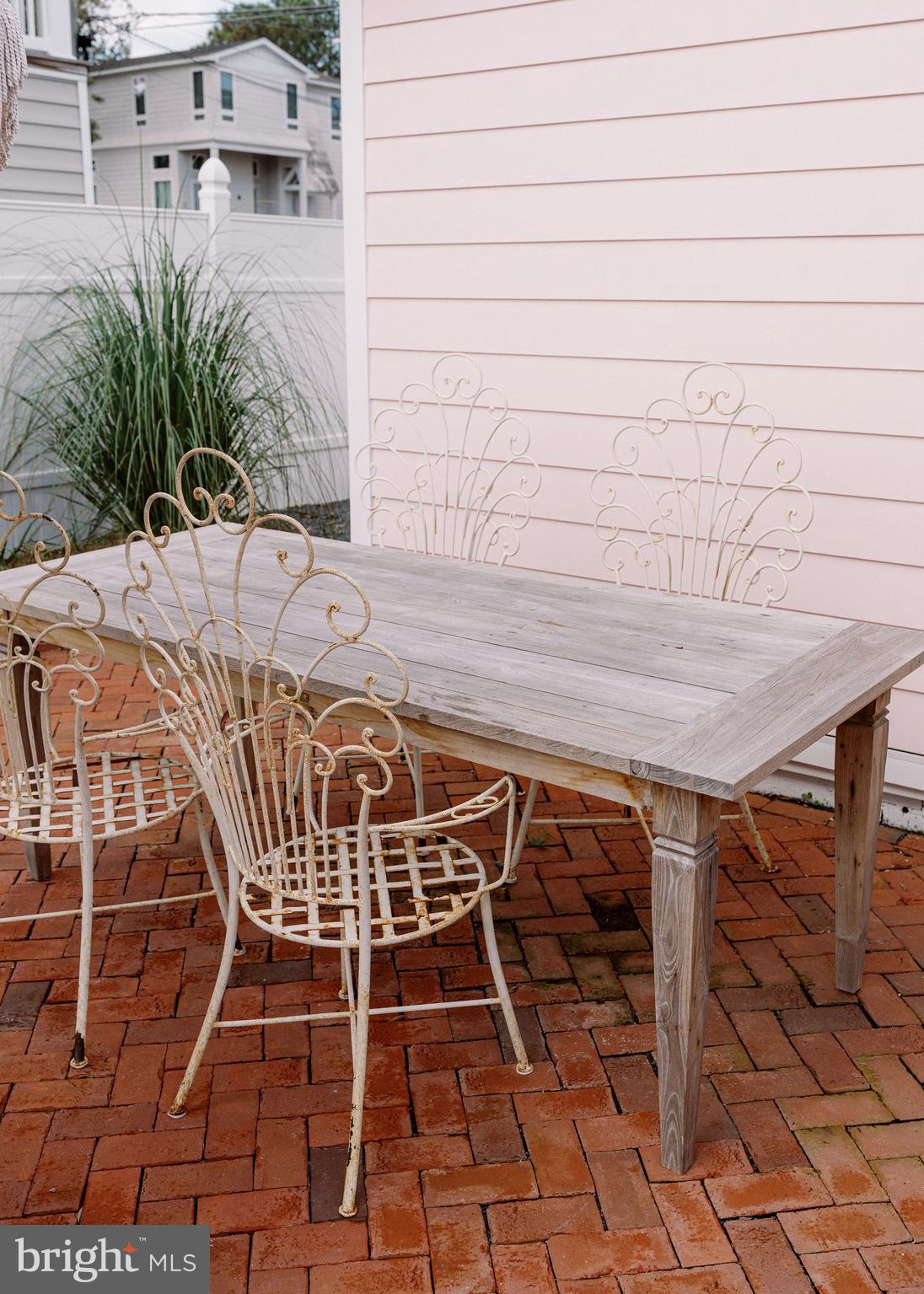 BEACH BOROUGH - Residential