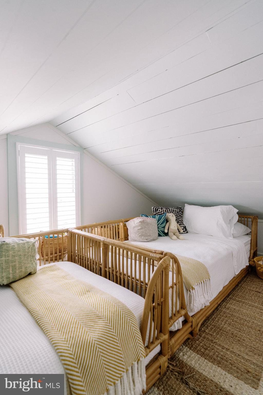 BEACH BOROUGH - Residential