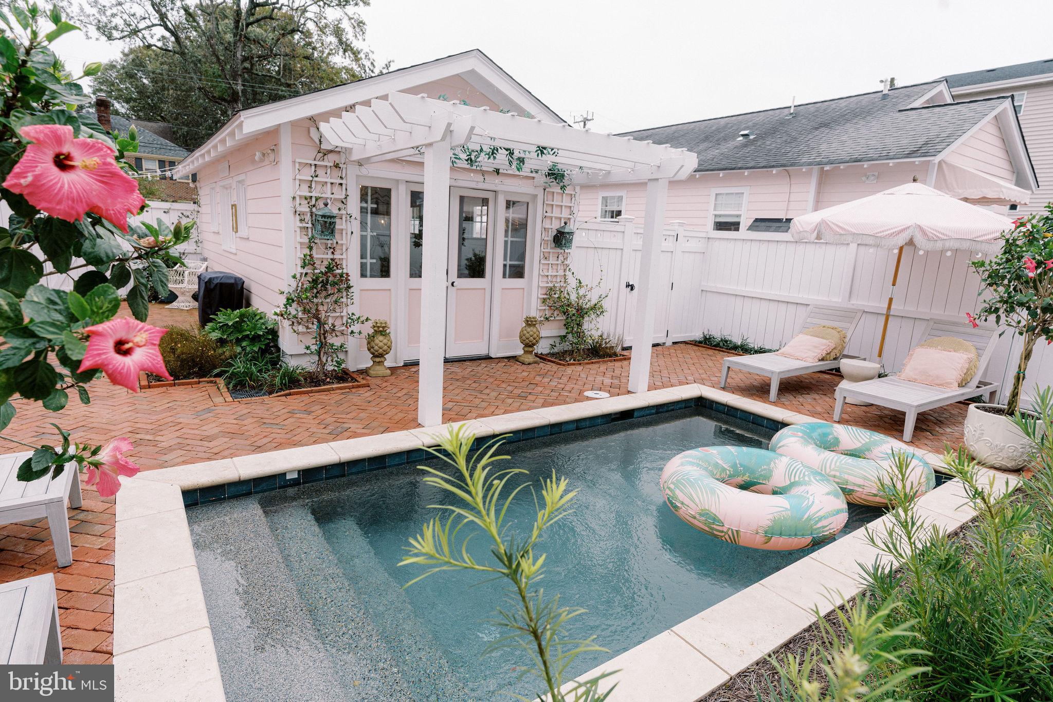 BEACH BOROUGH - Residential