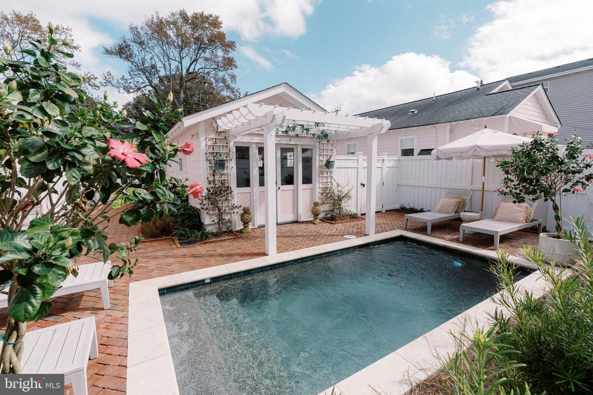 BEACH BOROUGH - Residential