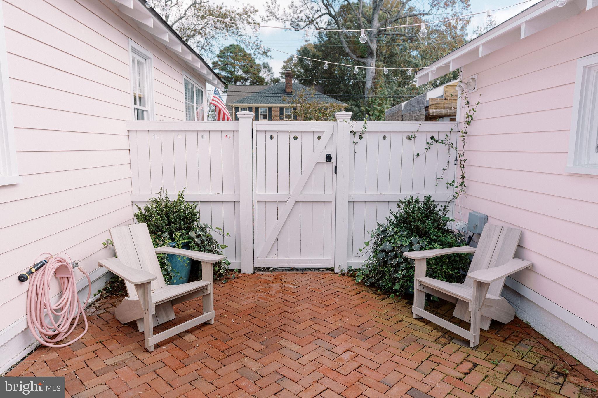 BEACH BOROUGH - Residential