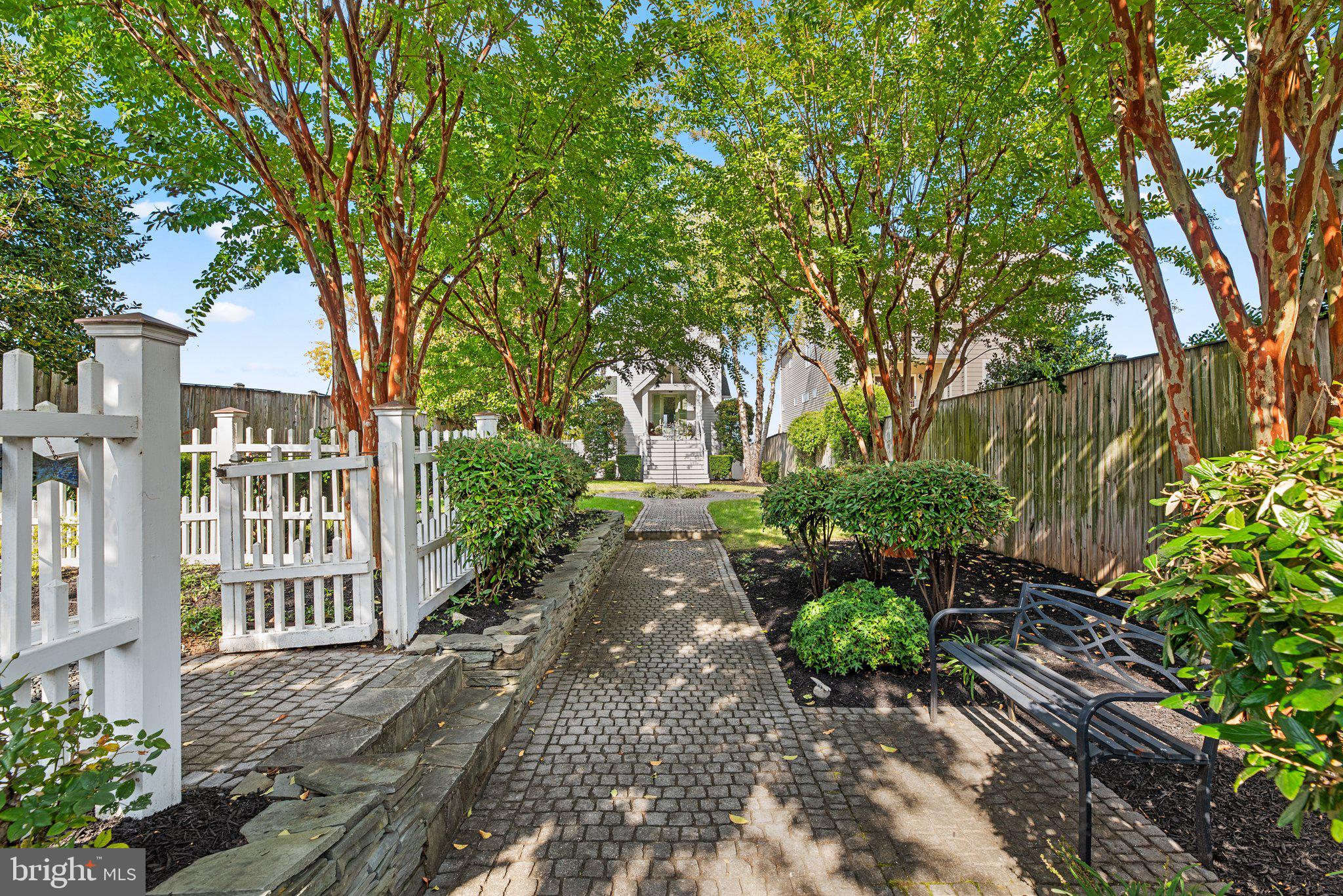 MANHATTAN BEACH - Residential