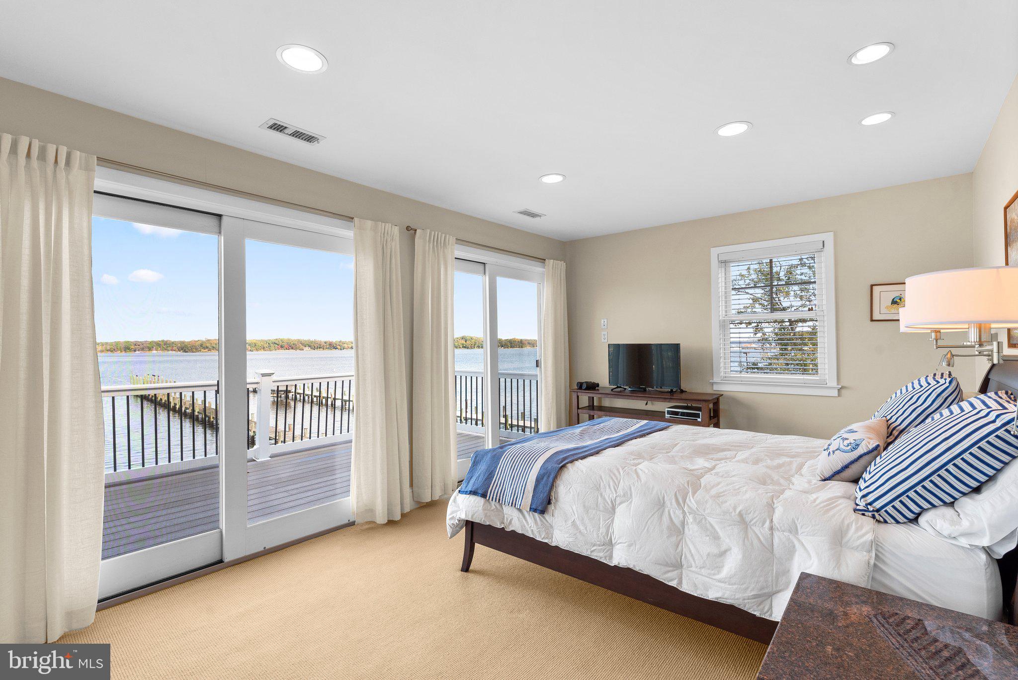 MANHATTAN BEACH - Residential