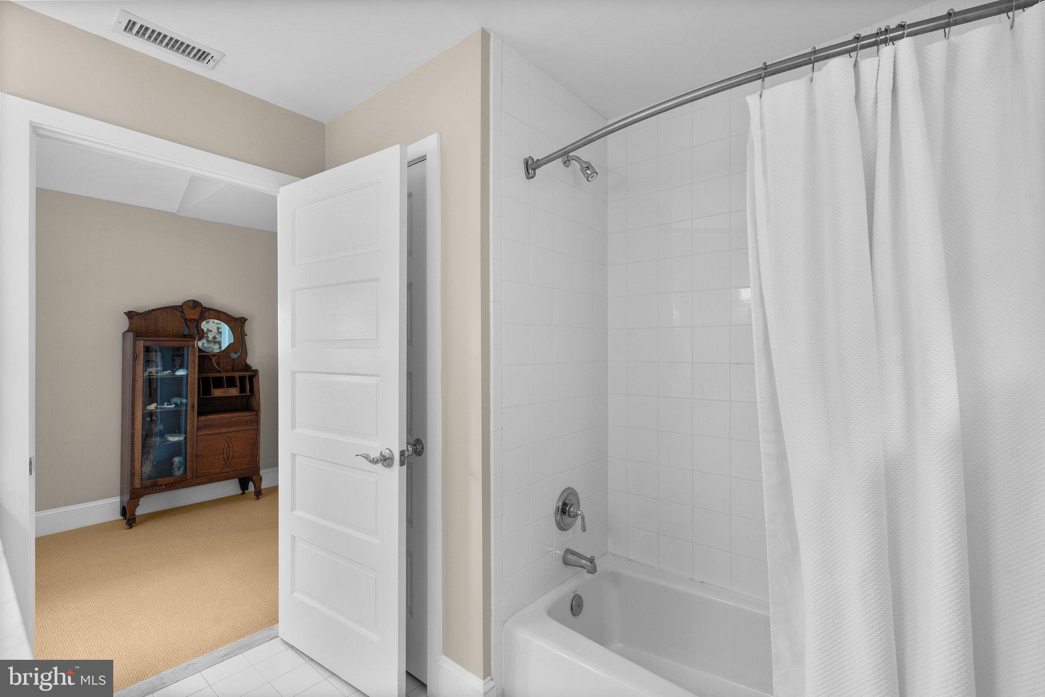 MANHATTAN BEACH - Residential