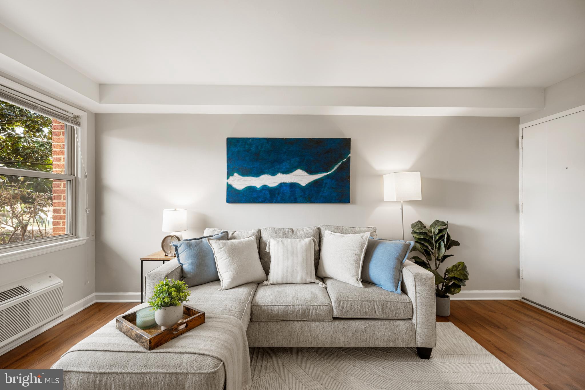 2030 N WOODROW STREET 1