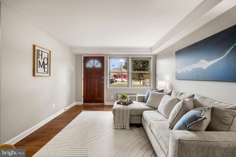 2030 N WOODROW STREET 1 ARLINGTON VA 22207