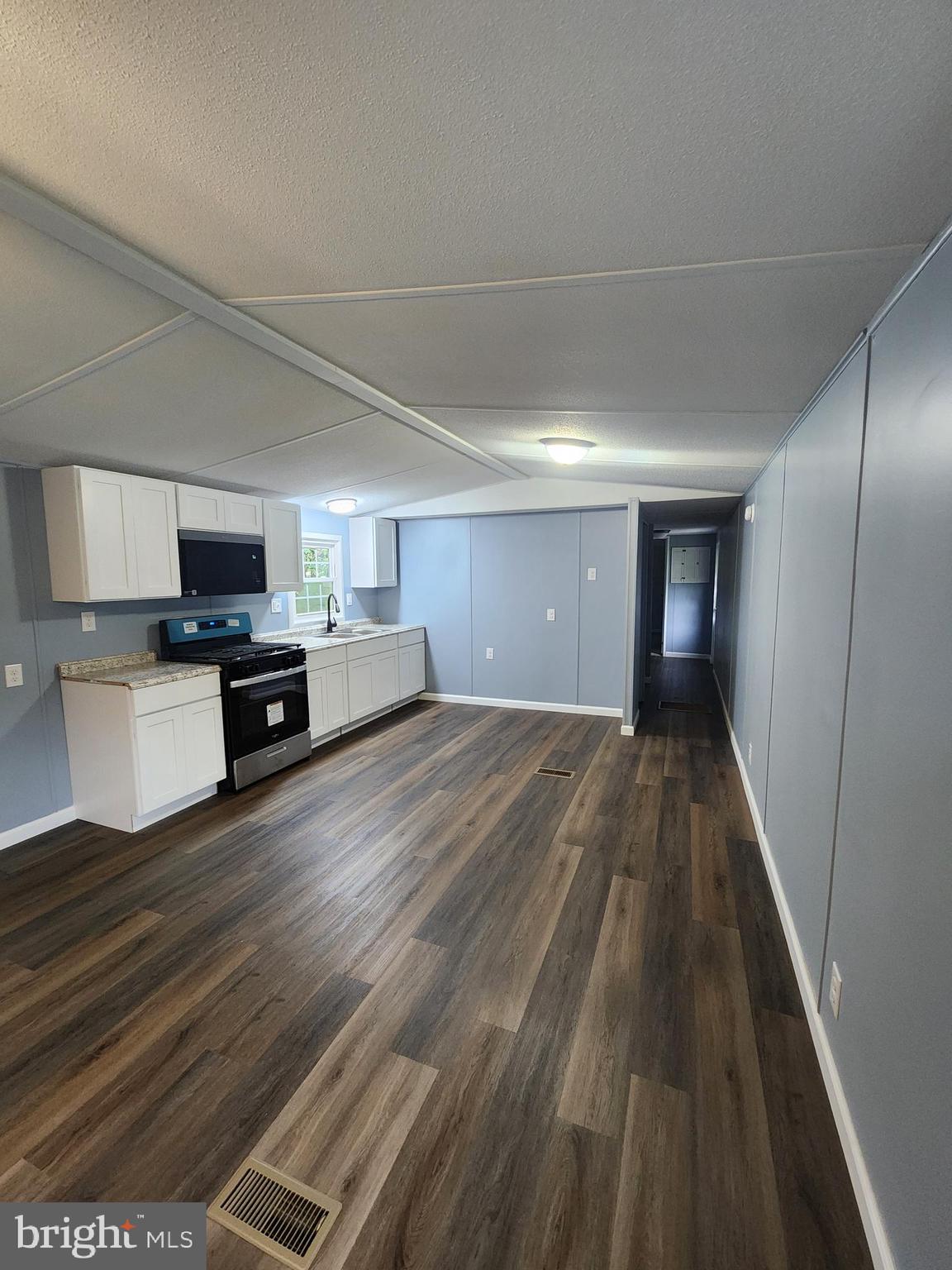43 HAZELWOOD DR