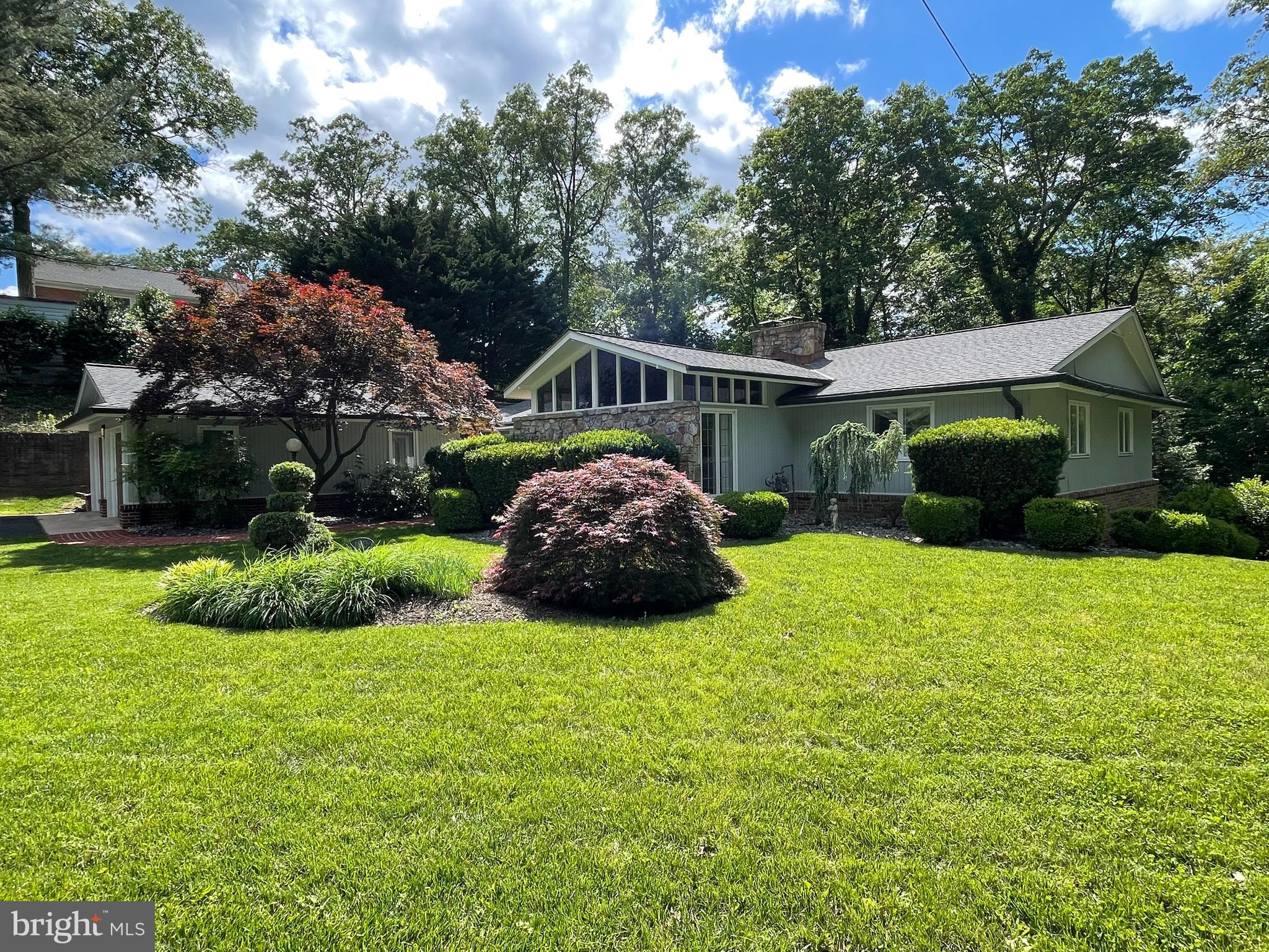 108 OAK RIDGE LANE