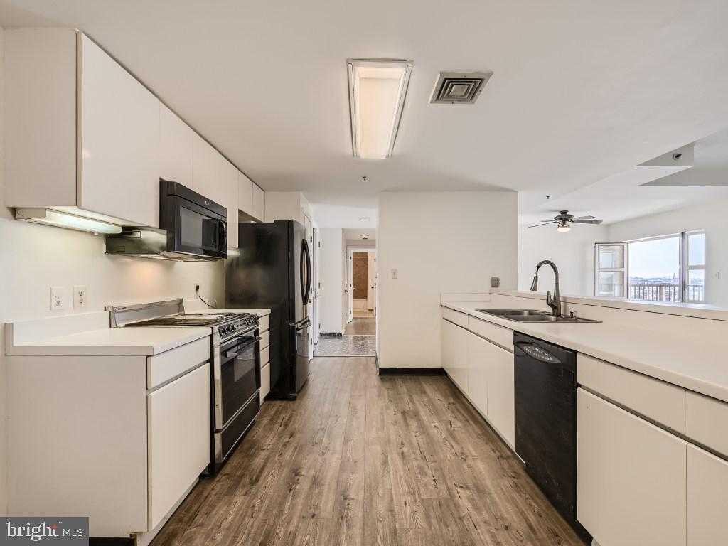 HARBOR EAST - Residential Lease