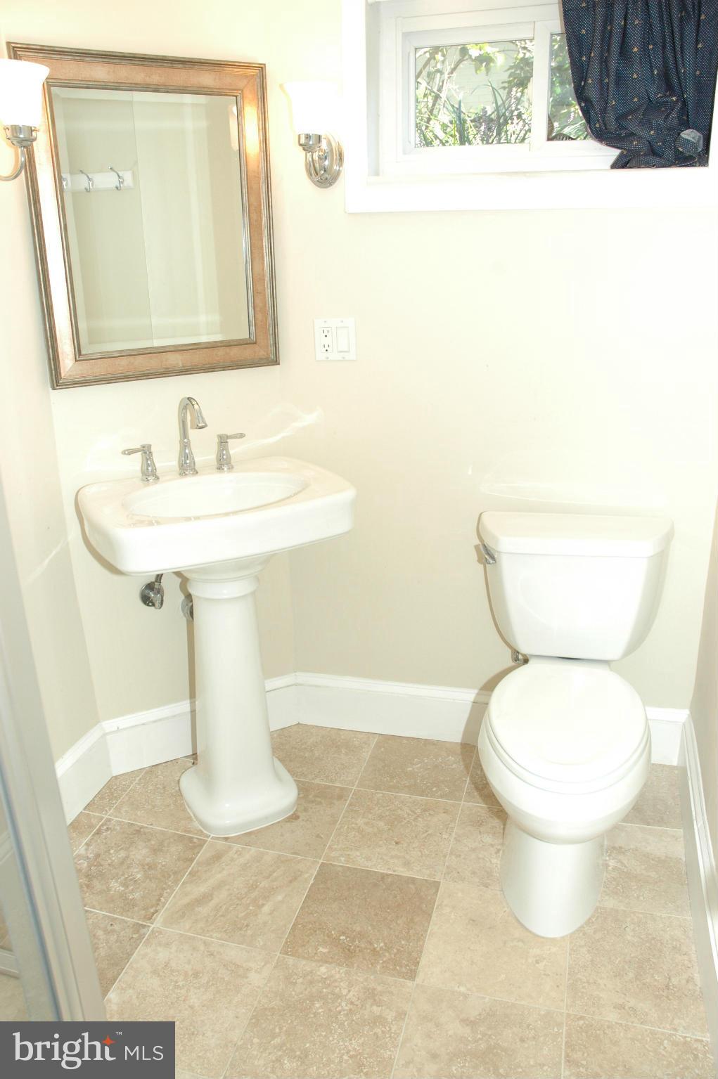 LEEWAY HEIGHTS - Residential Lease