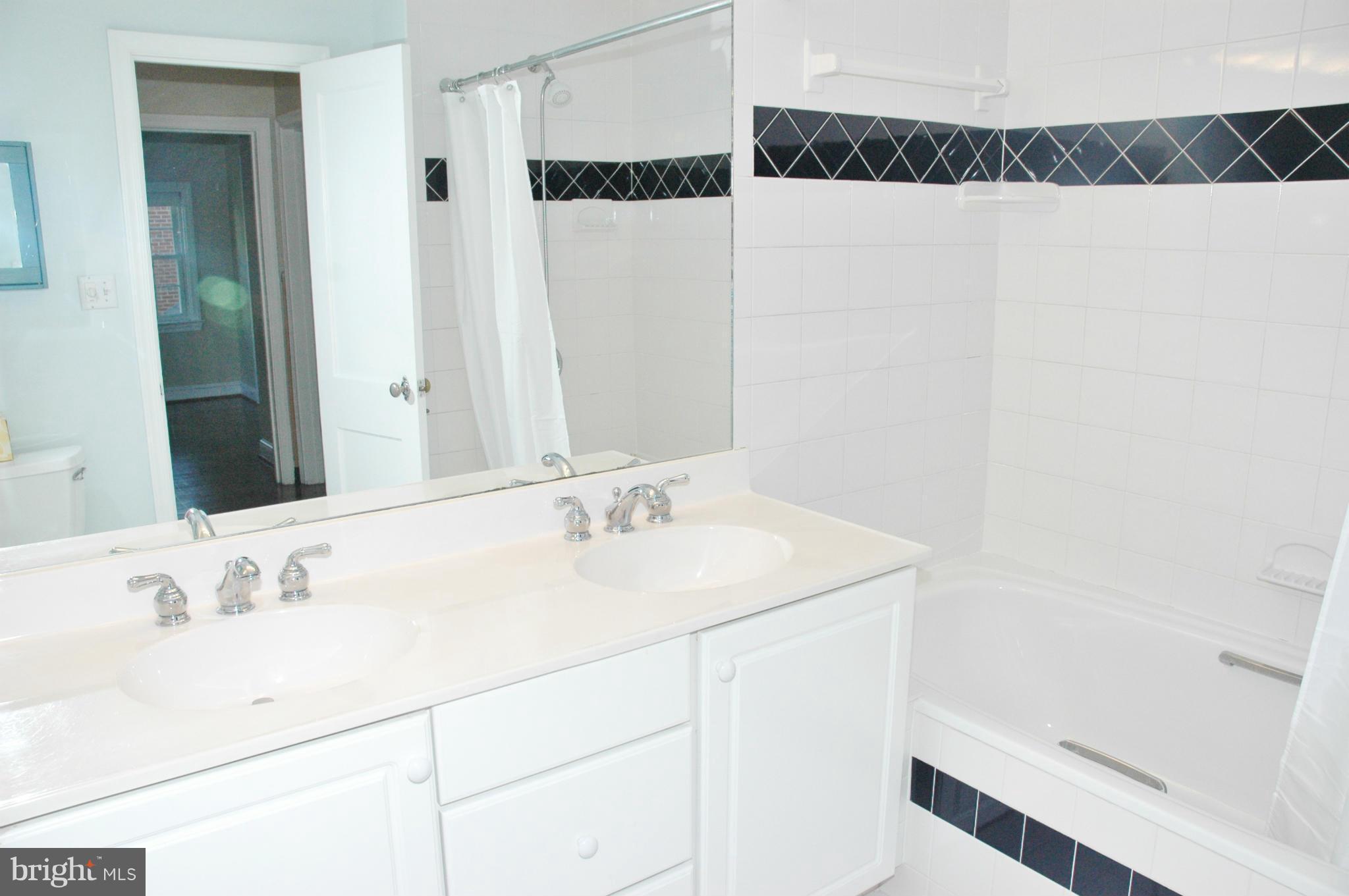 LEEWAY HEIGHTS - Residential Lease