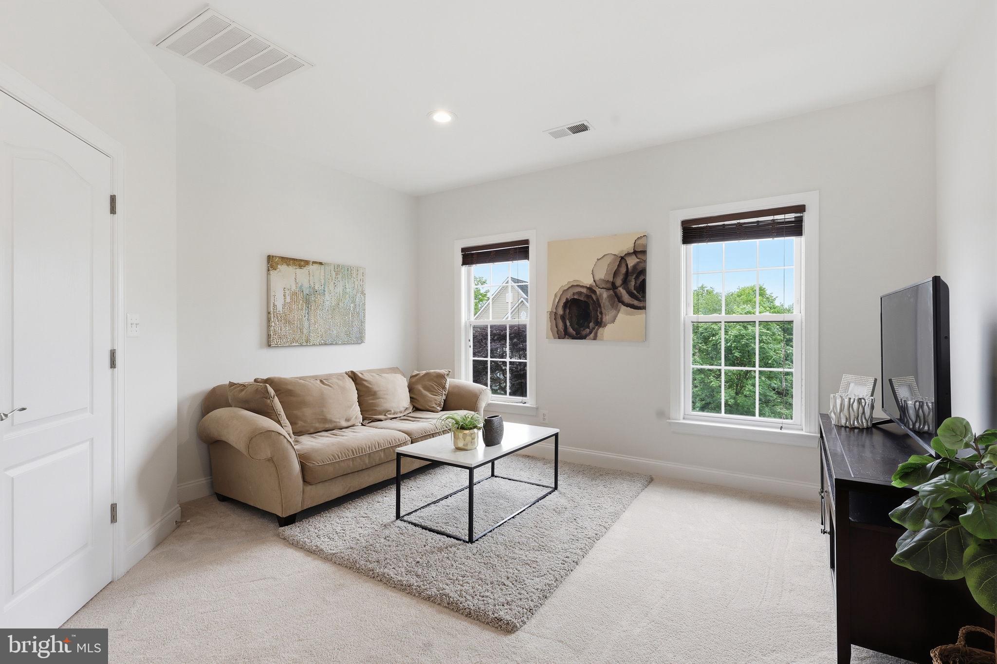BROADLANDS SOUTH - Residential