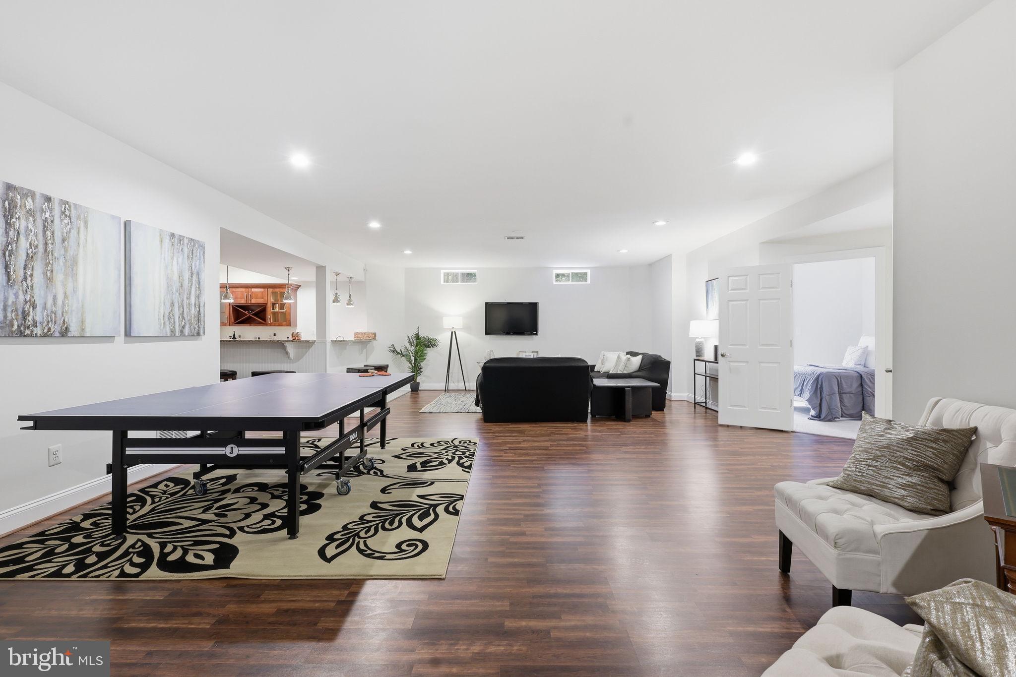 BROADLANDS SOUTH - Residential