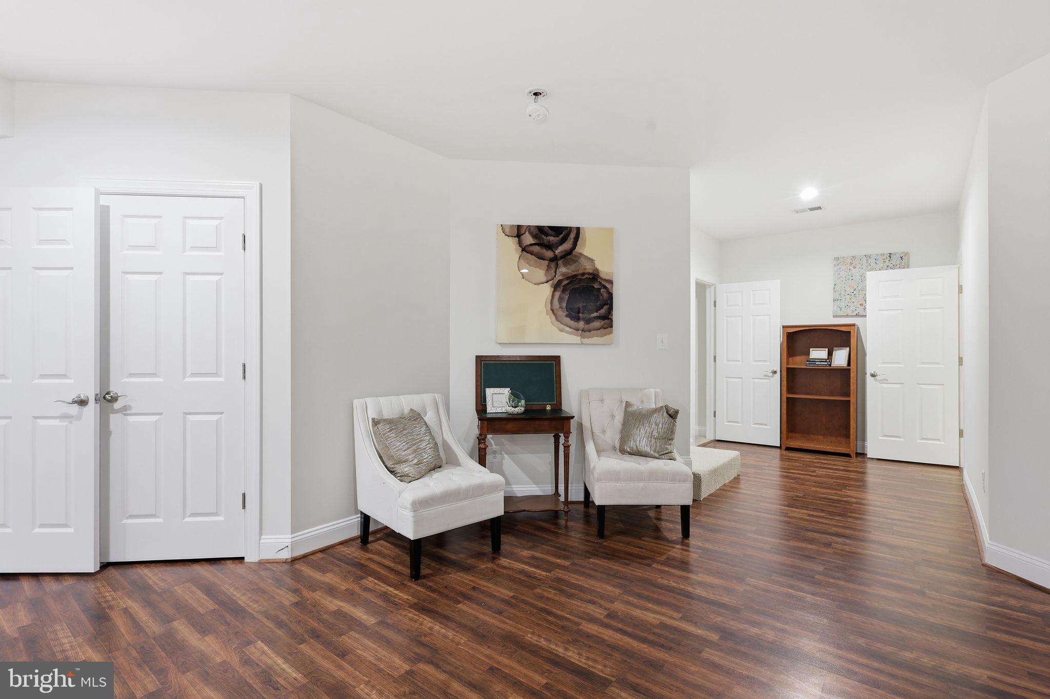 BROADLANDS SOUTH - Residential