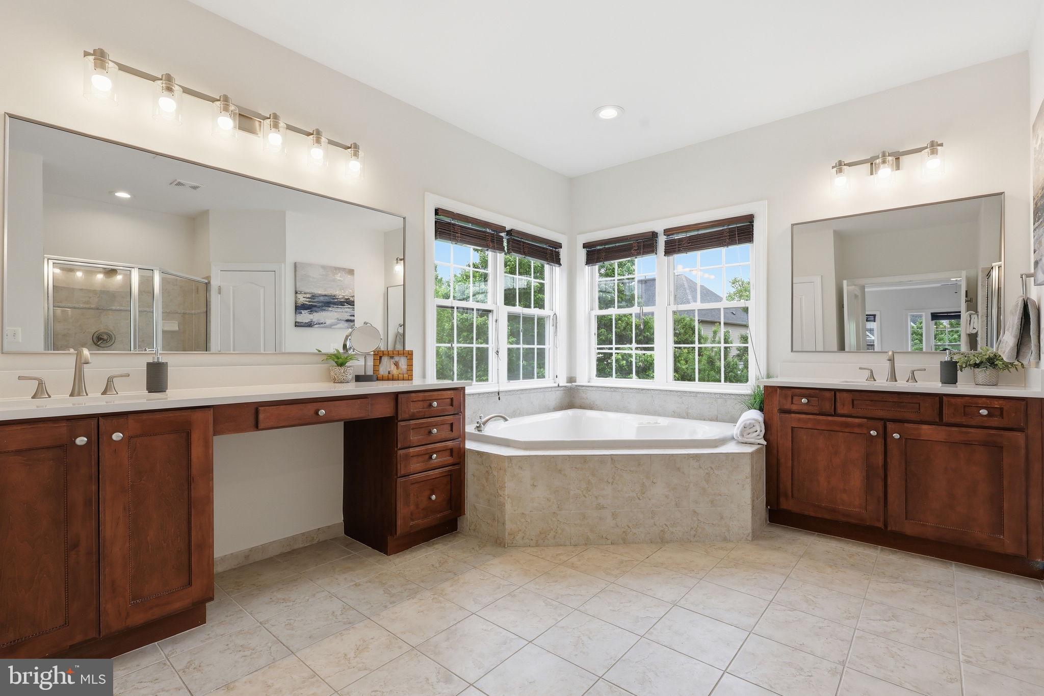 BROADLANDS SOUTH - Residential