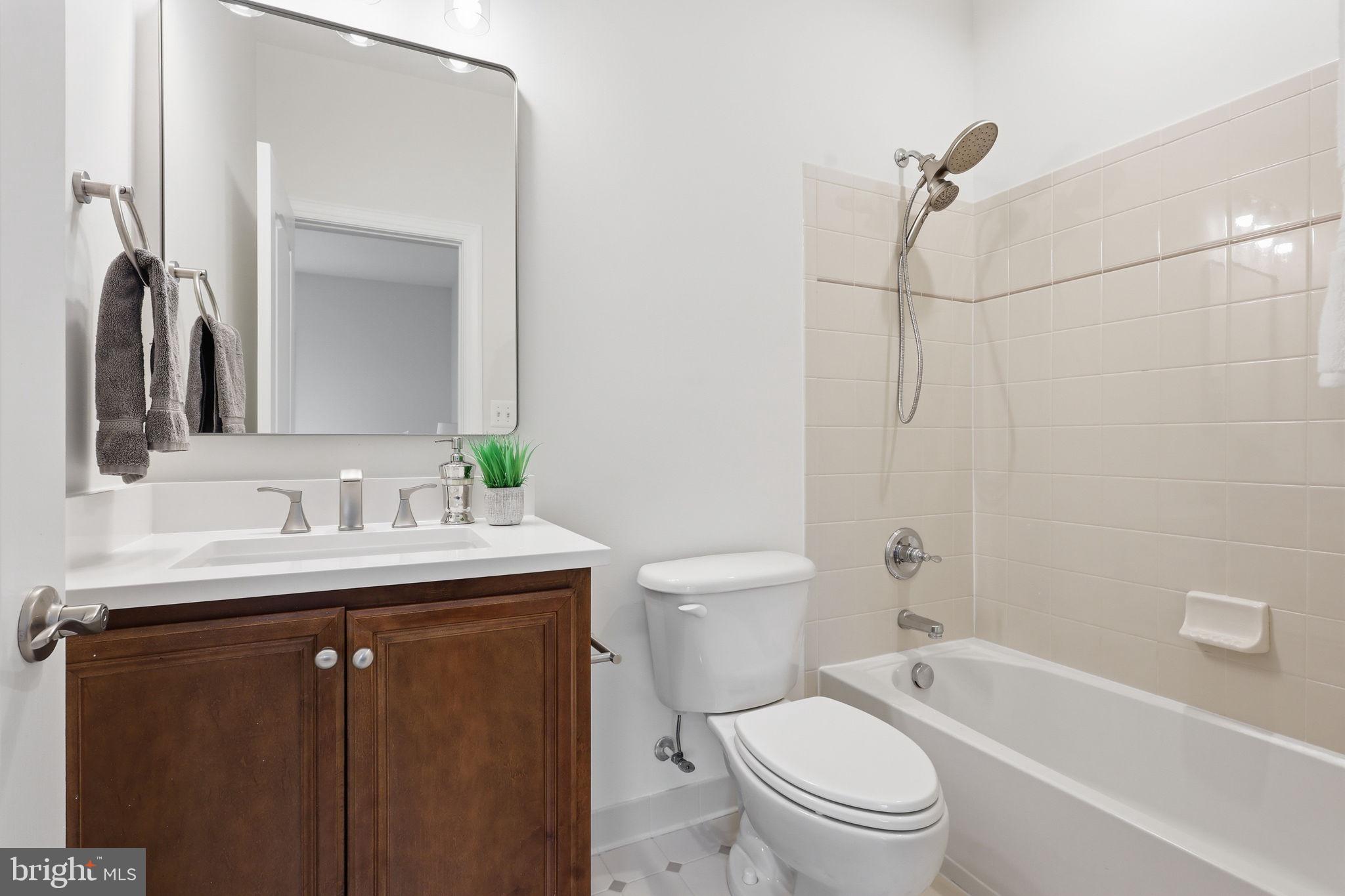 BROADLANDS SOUTH - Residential