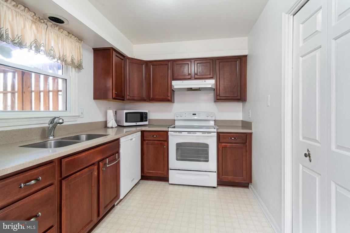 OAK HILL - Residential