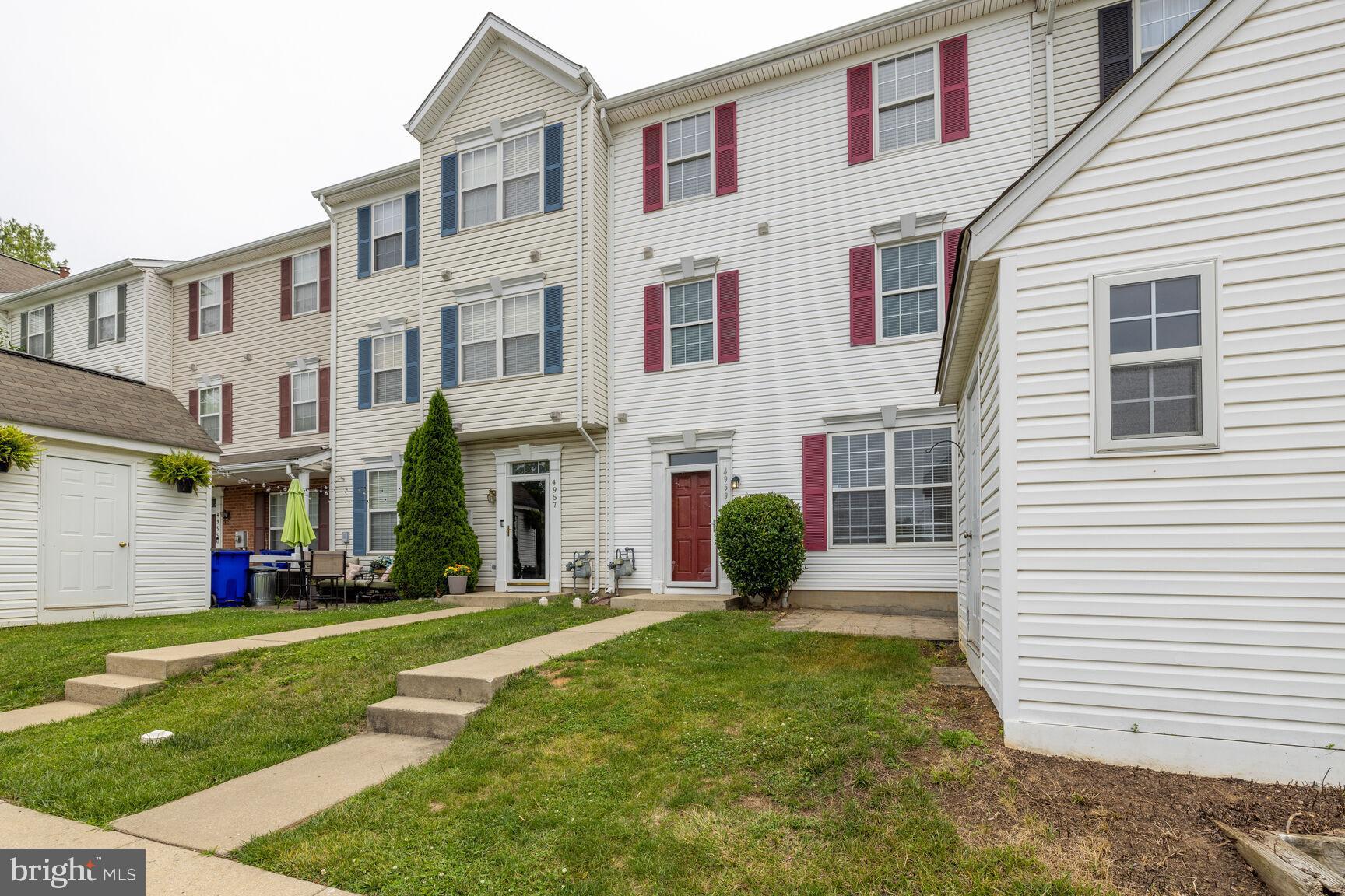 WELLINGTON TRACE - Residential