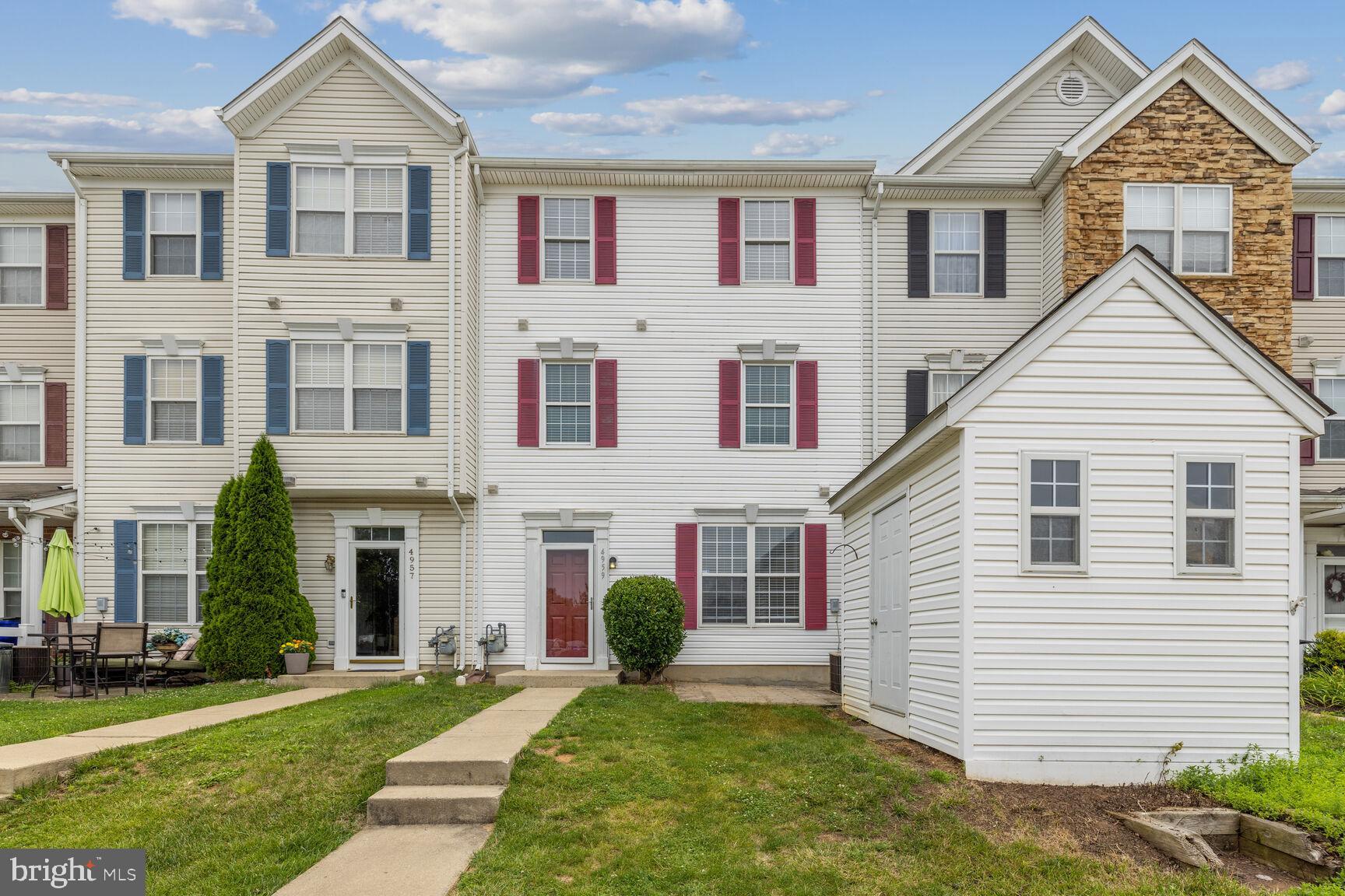 WELLINGTON TRACE - Residential