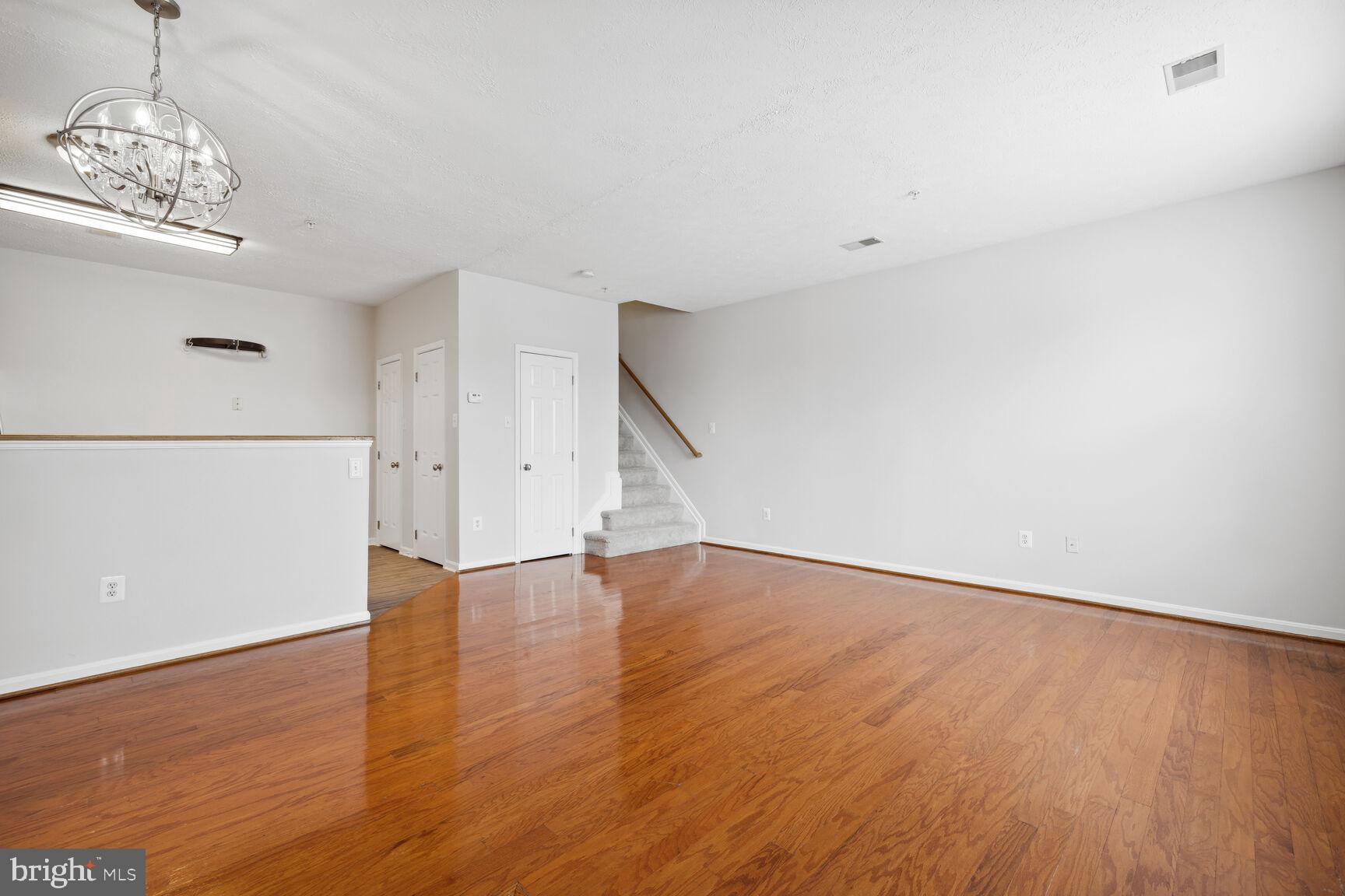 WELLINGTON TRACE - Residential