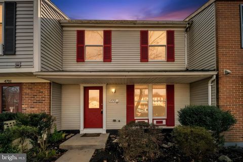 Photo of 4703 Hersand Court, WOODBRIDGE, VA 22193 (MLS # VAPW2112916)