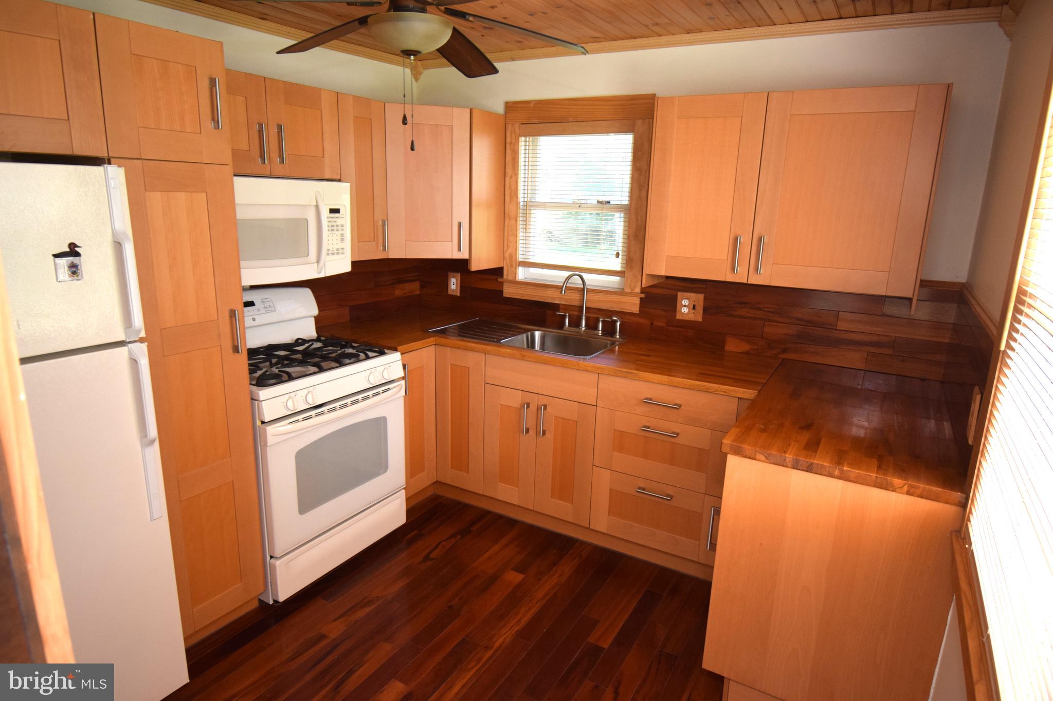 GREEN MEADOWS - Residential