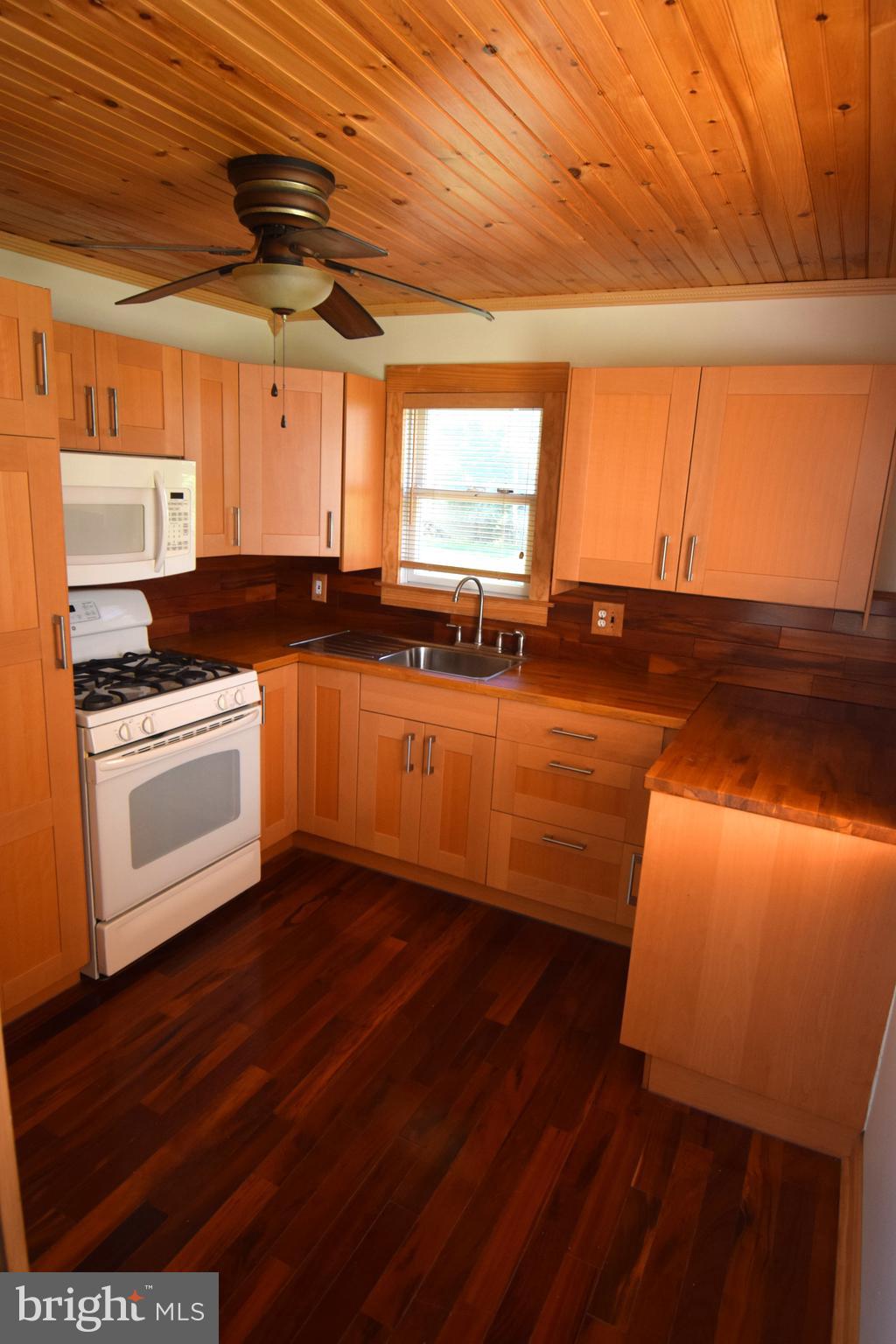 8742 LACKAWANNA AVENUE