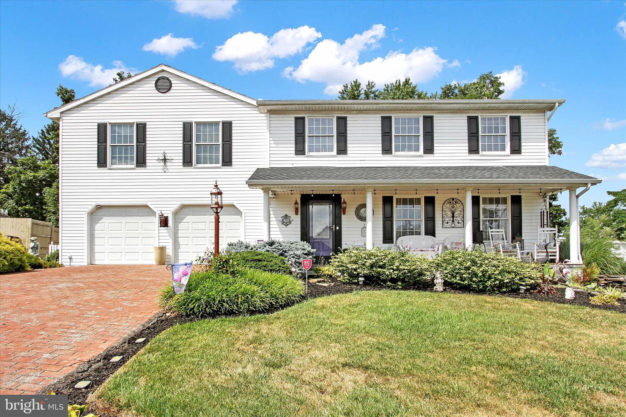 3121 PINEVIEW DRIVE