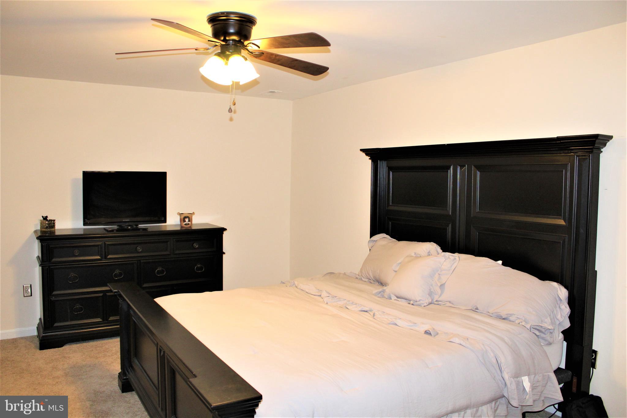 ORANGE ESTATES - Residential