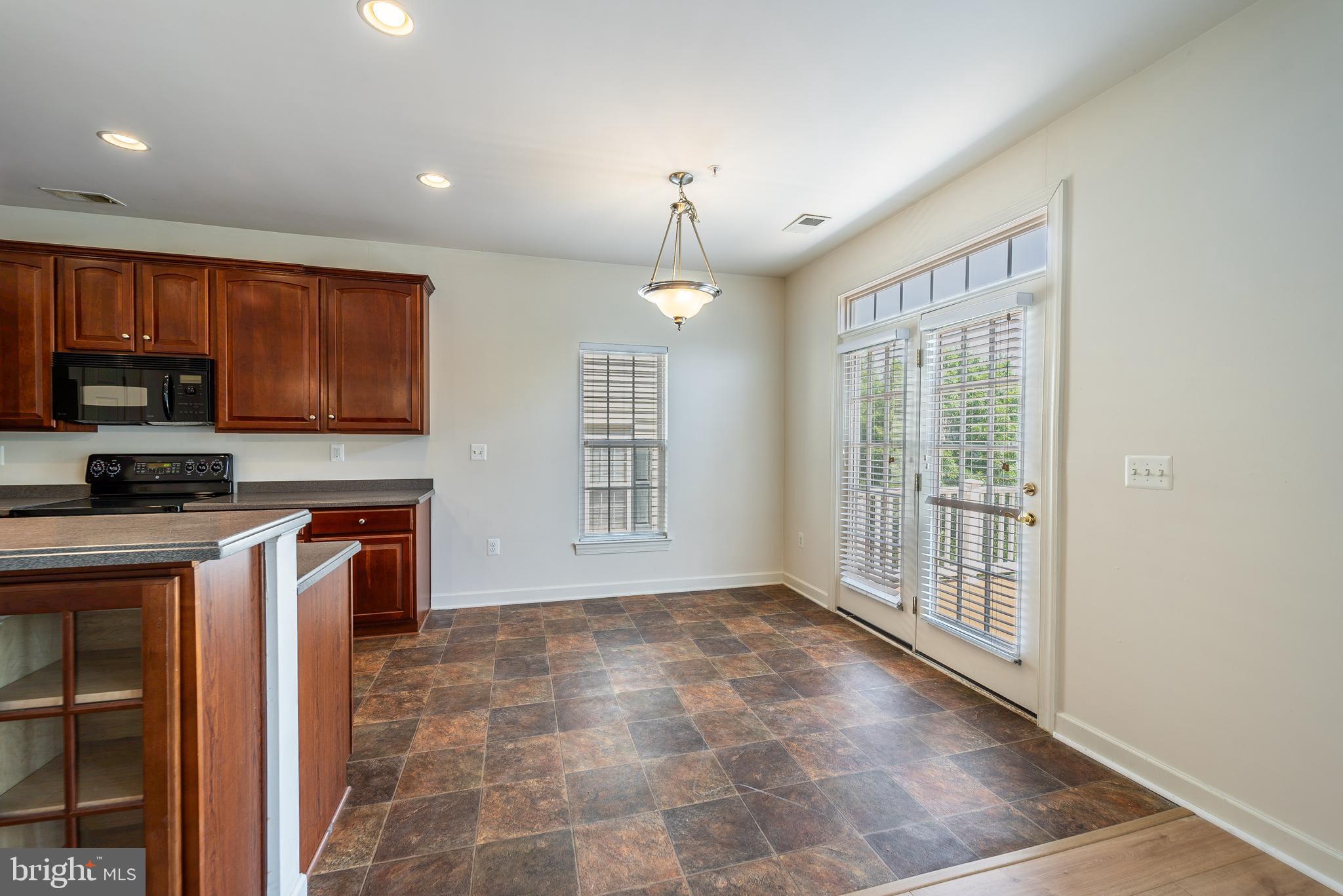 VILLAGES OF POTOMAC AT INDIAN HEAD - Residential Lease