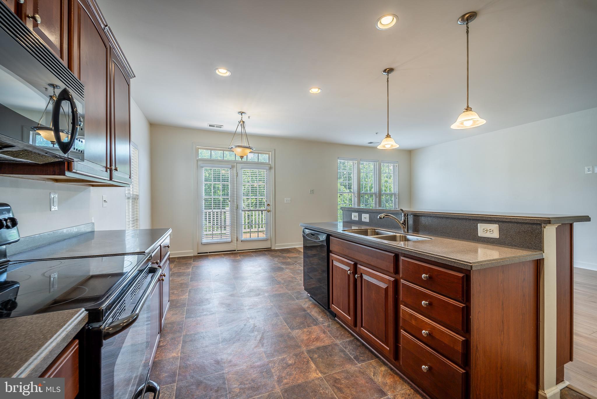 VILLAGES OF POTOMAC AT INDIAN HEAD - Residential Lease