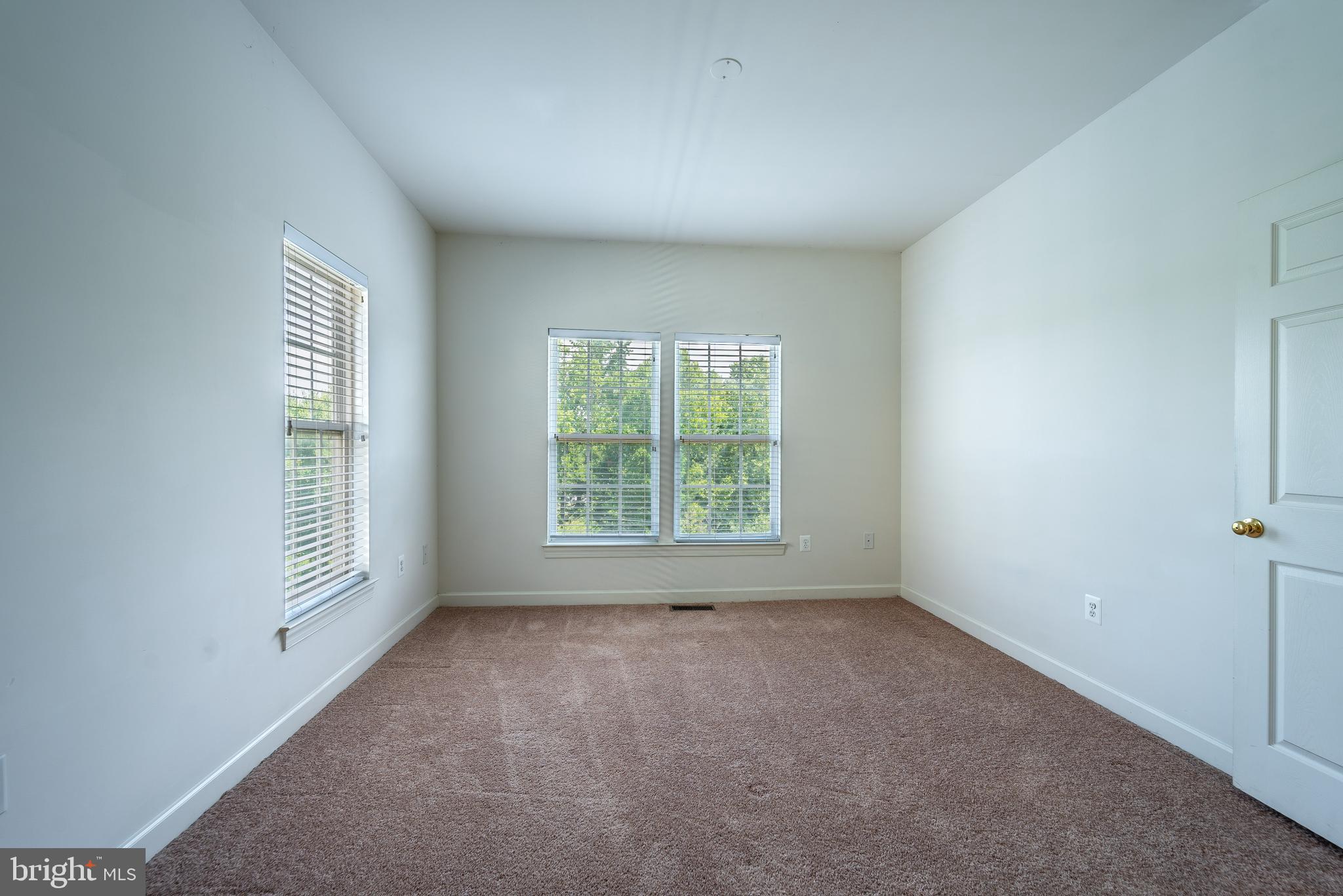 VILLAGES OF POTOMAC AT INDIAN HEAD - Residential Lease