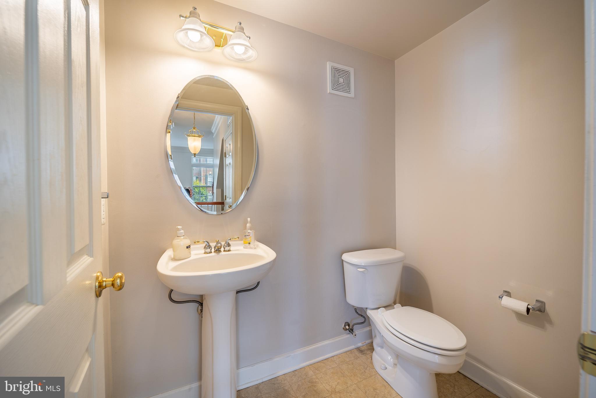 VILLAGES OF POTOMAC AT INDIAN HEAD - Residential Lease