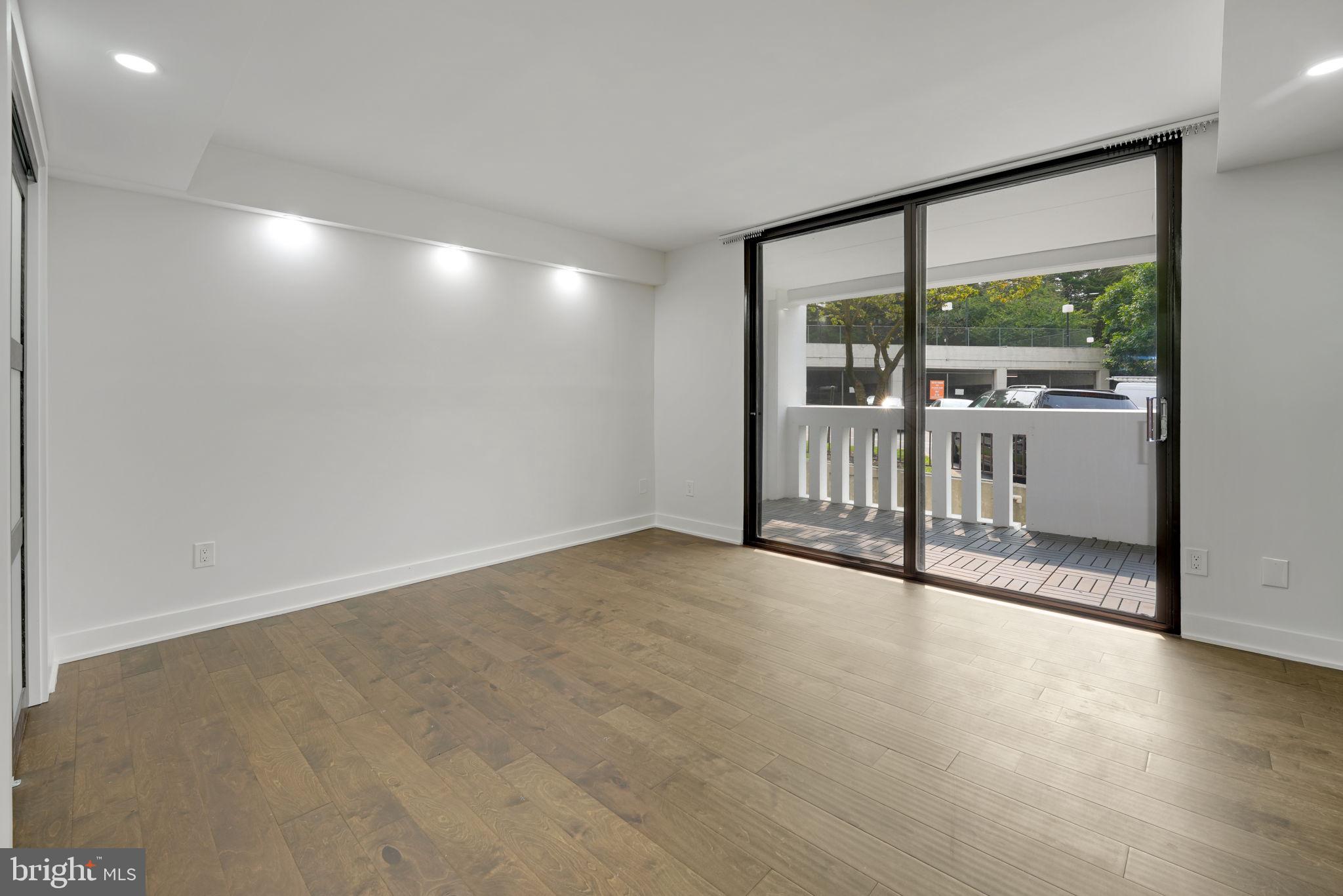 ALEXANDRIA KNOLLS - Residential