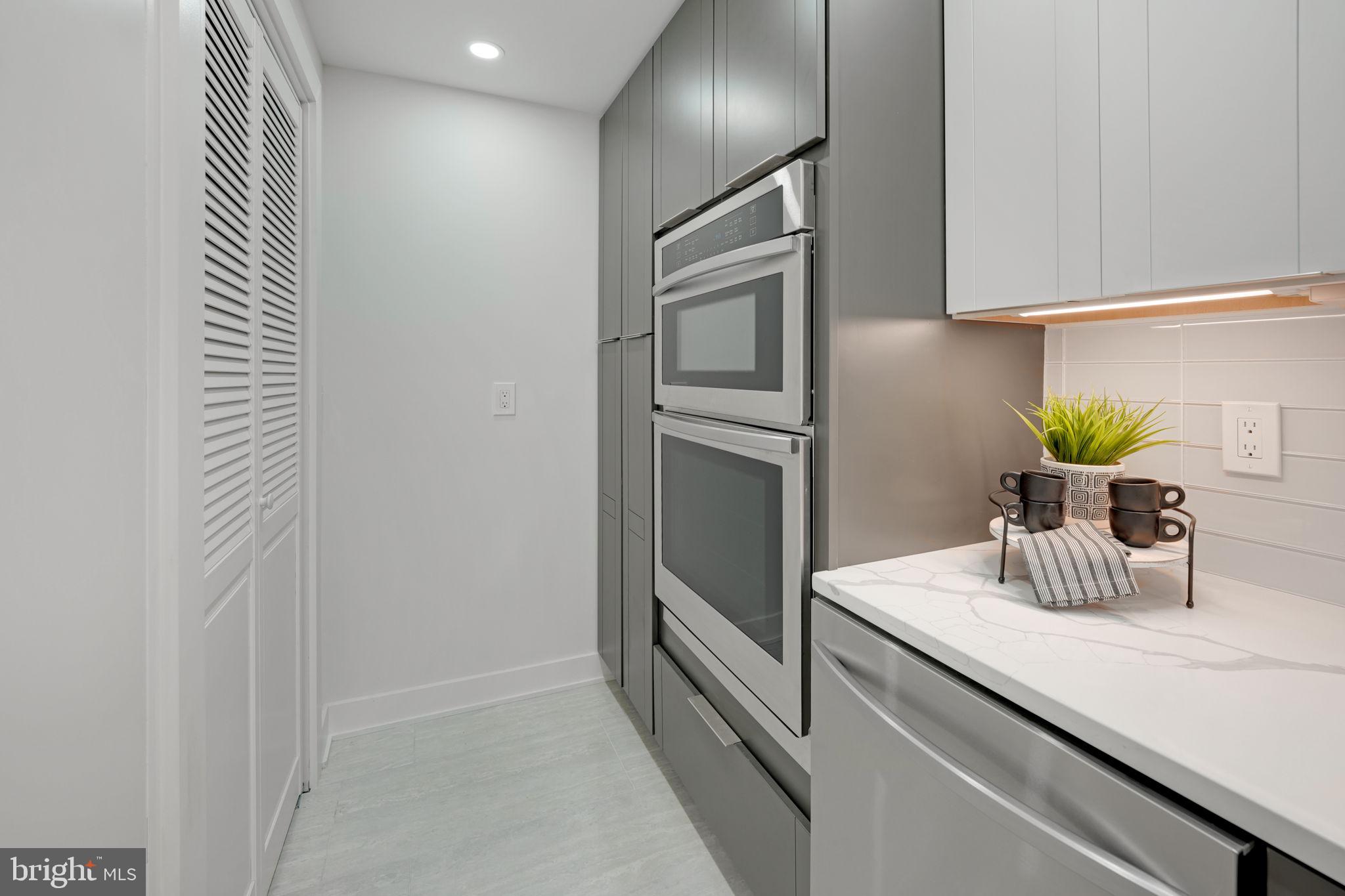 ALEXANDRIA KNOLLS - Residential