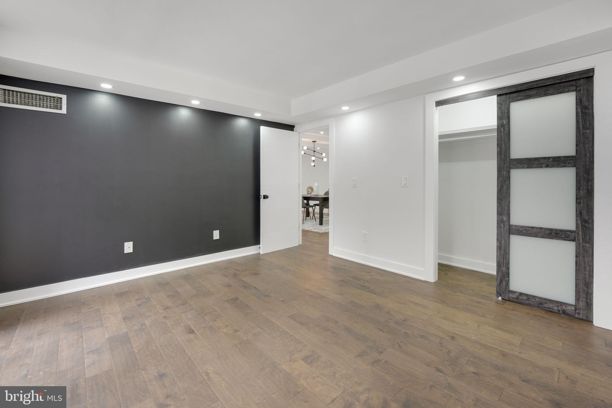 ALEXANDRIA KNOLLS - Residential