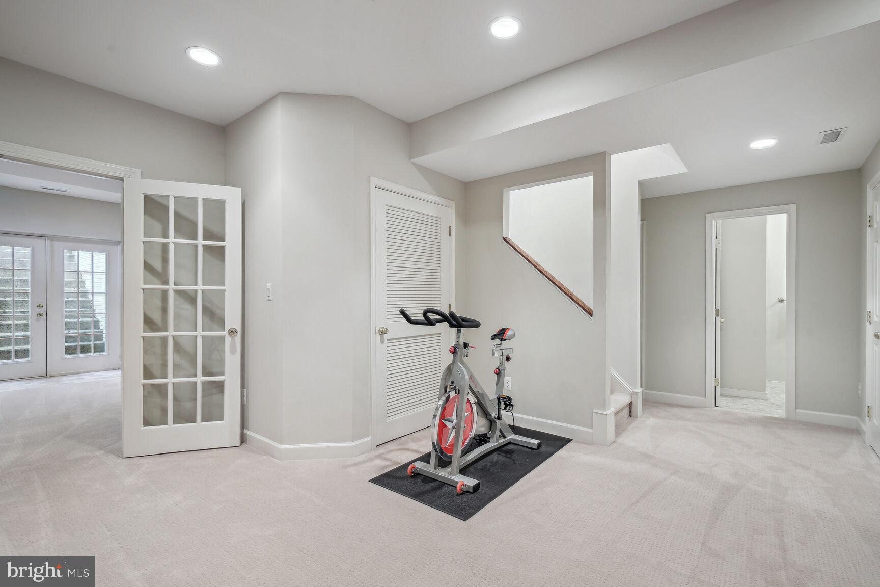 SPRING MEADOWS - Residential