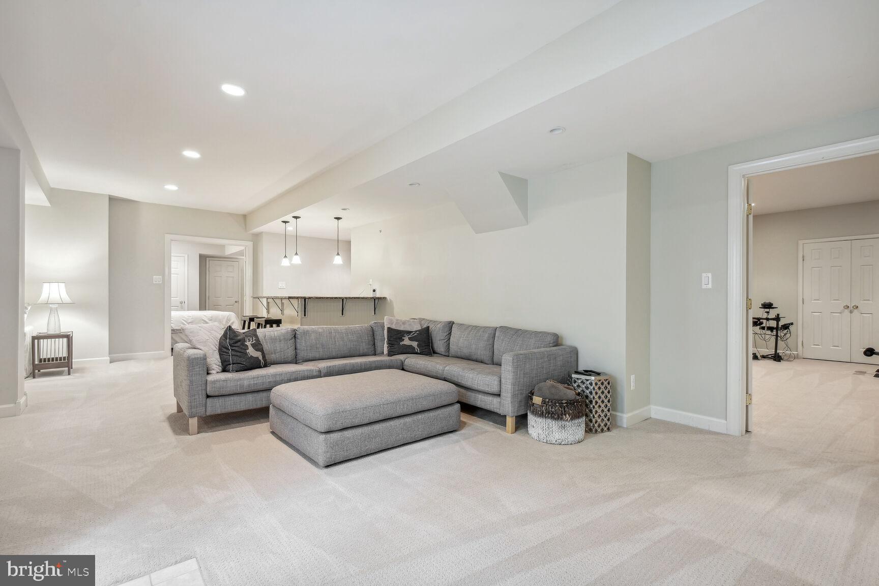 SPRING MEADOWS - Residential