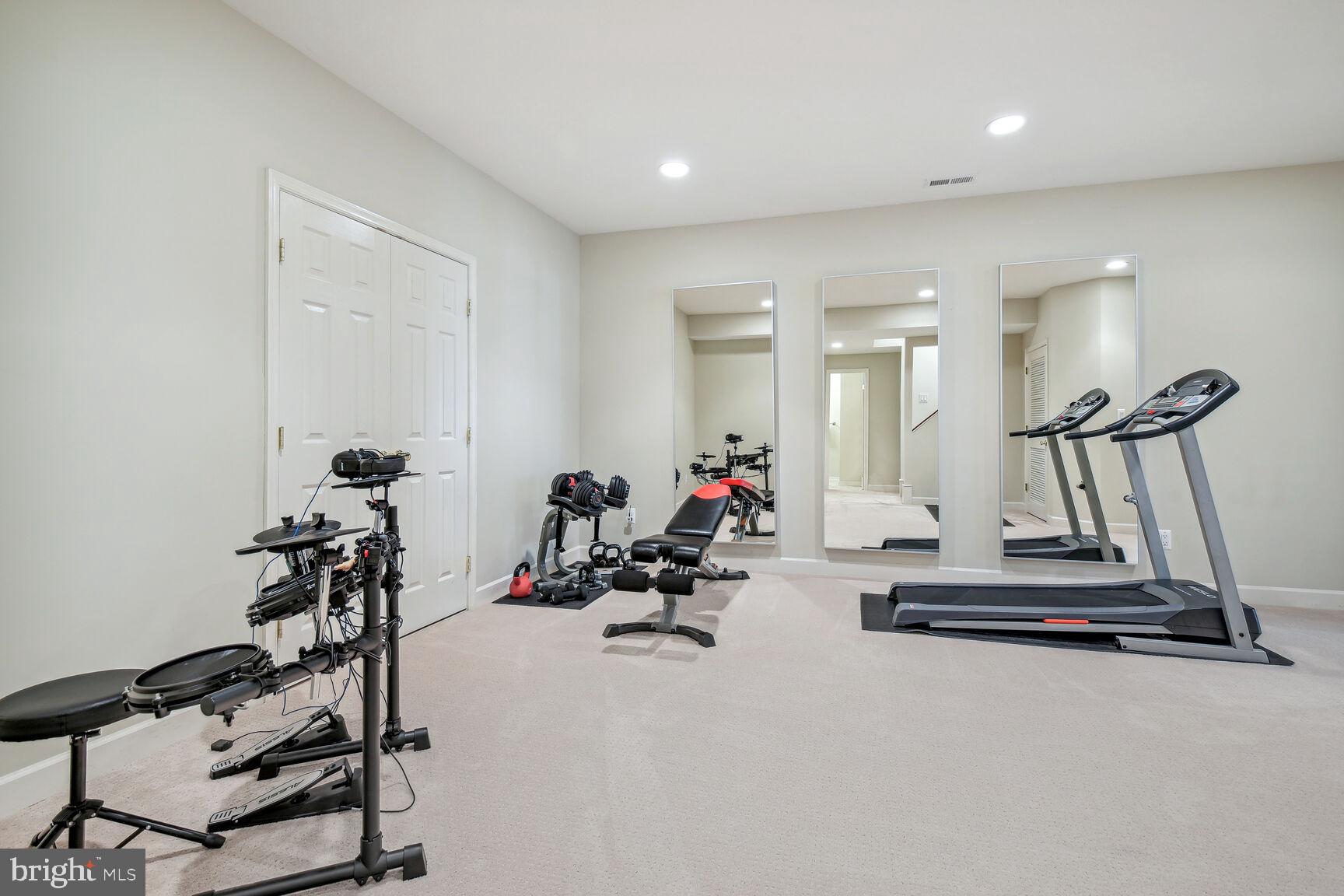 SPRING MEADOWS - Residential