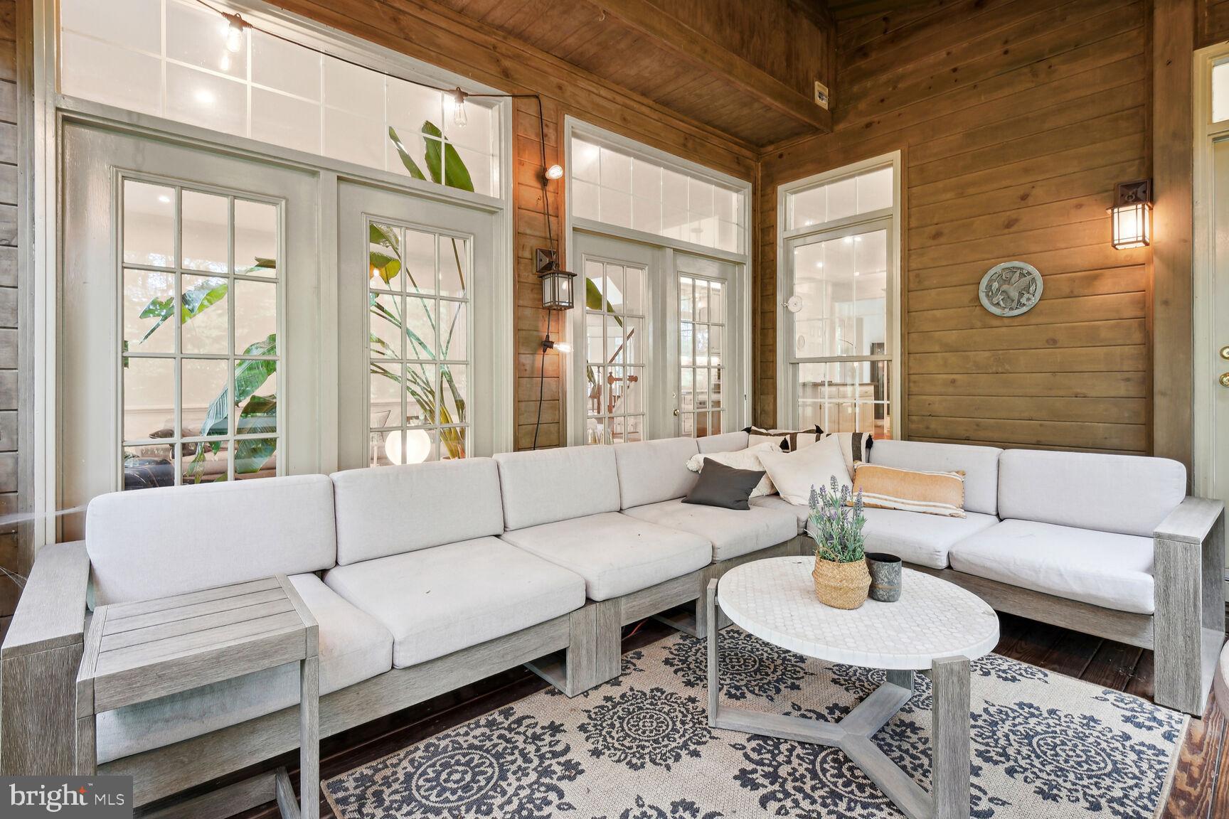 SPRING MEADOWS - Residential