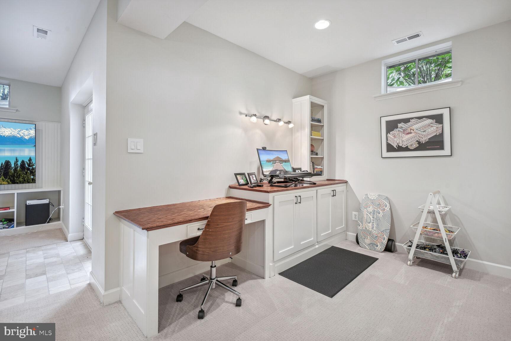 SPRING MEADOWS - Residential