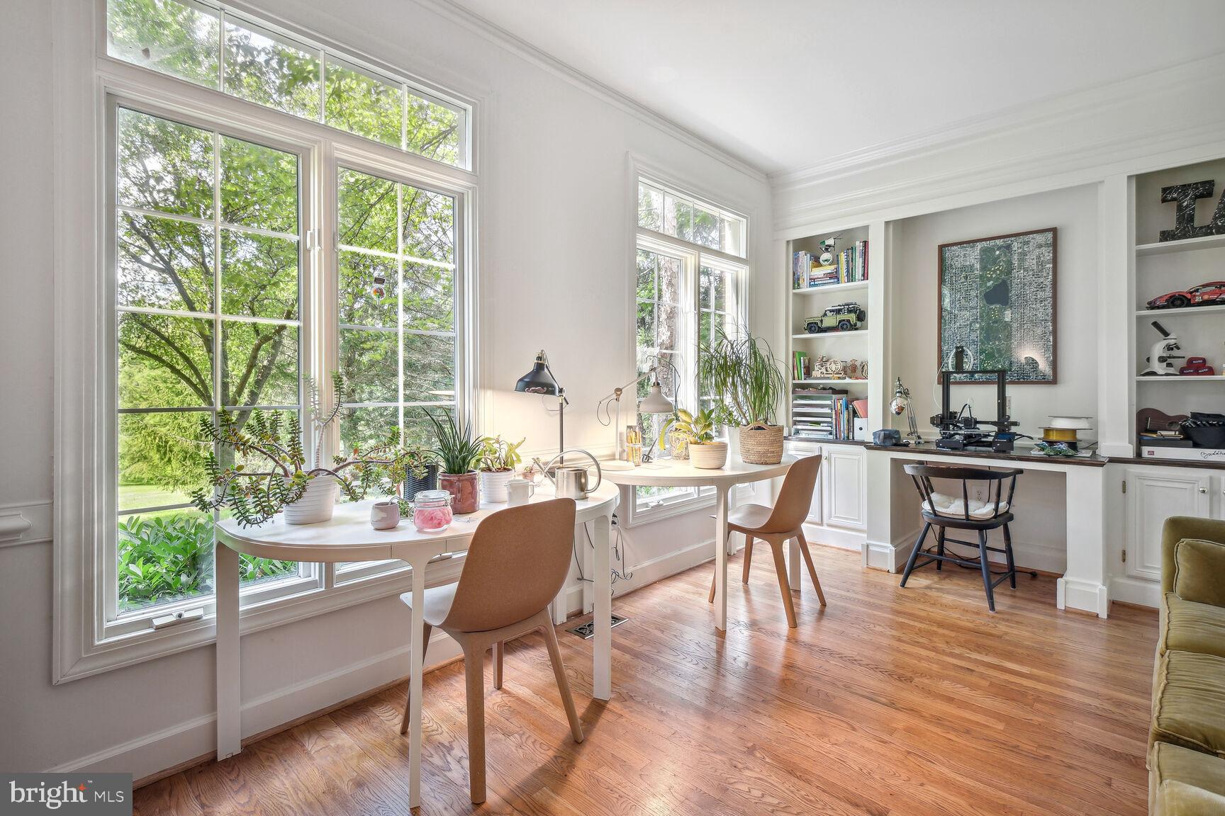 SPRING MEADOWS - Residential