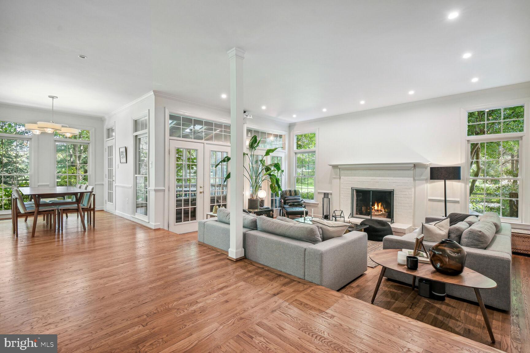 SPRING MEADOWS - Residential